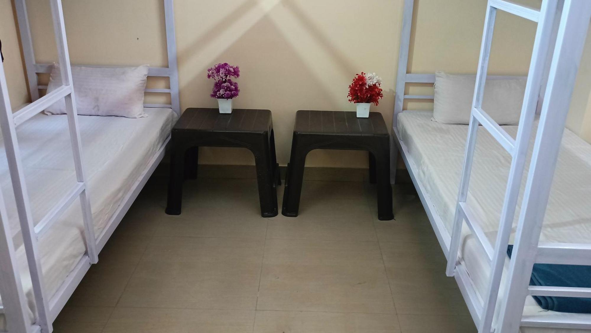 Galaxy Backpackes Airport Hostel