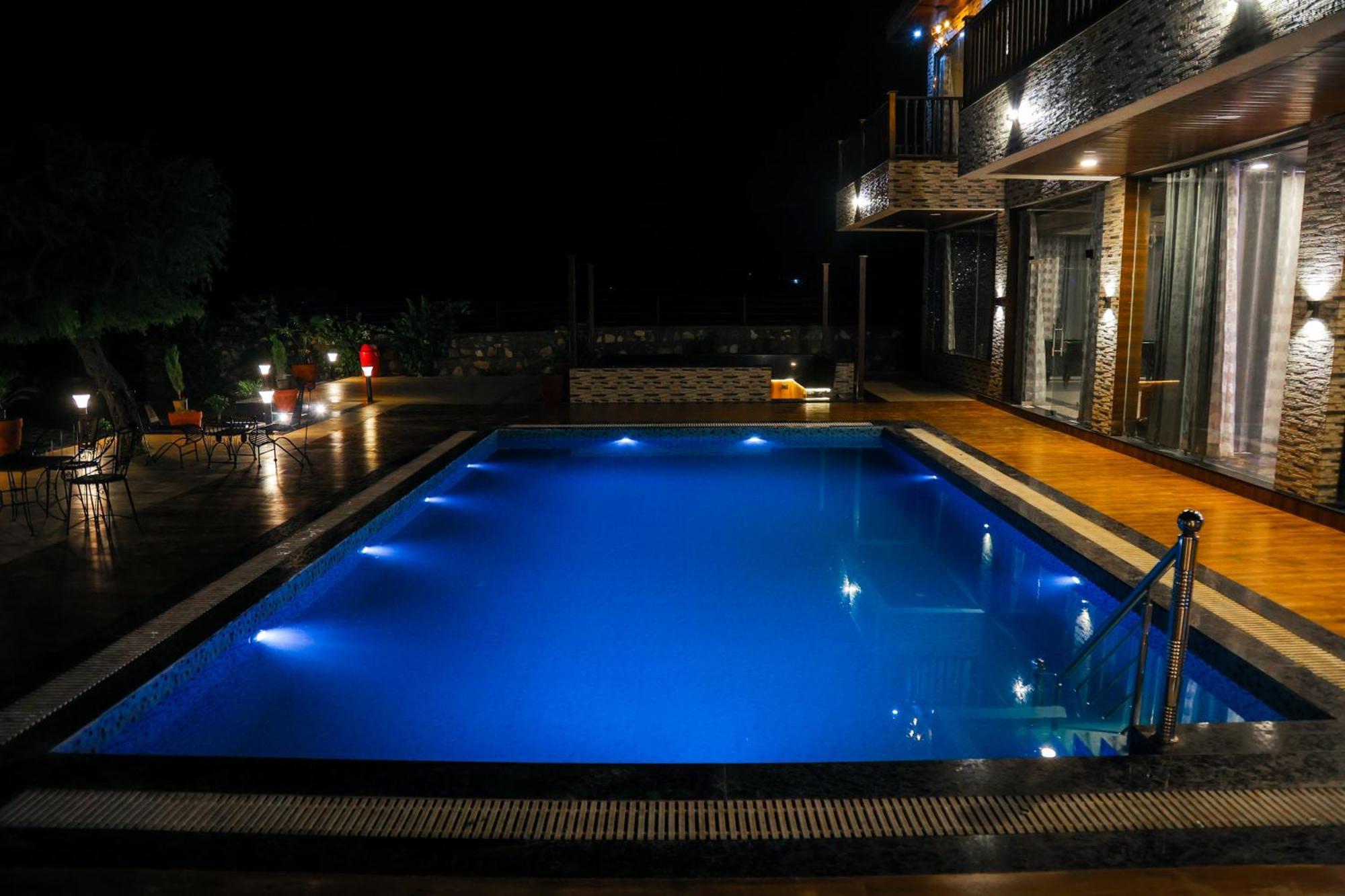Ibiza Farm By The Party Citadel, A 3bhk Private With Pool * Jaipur