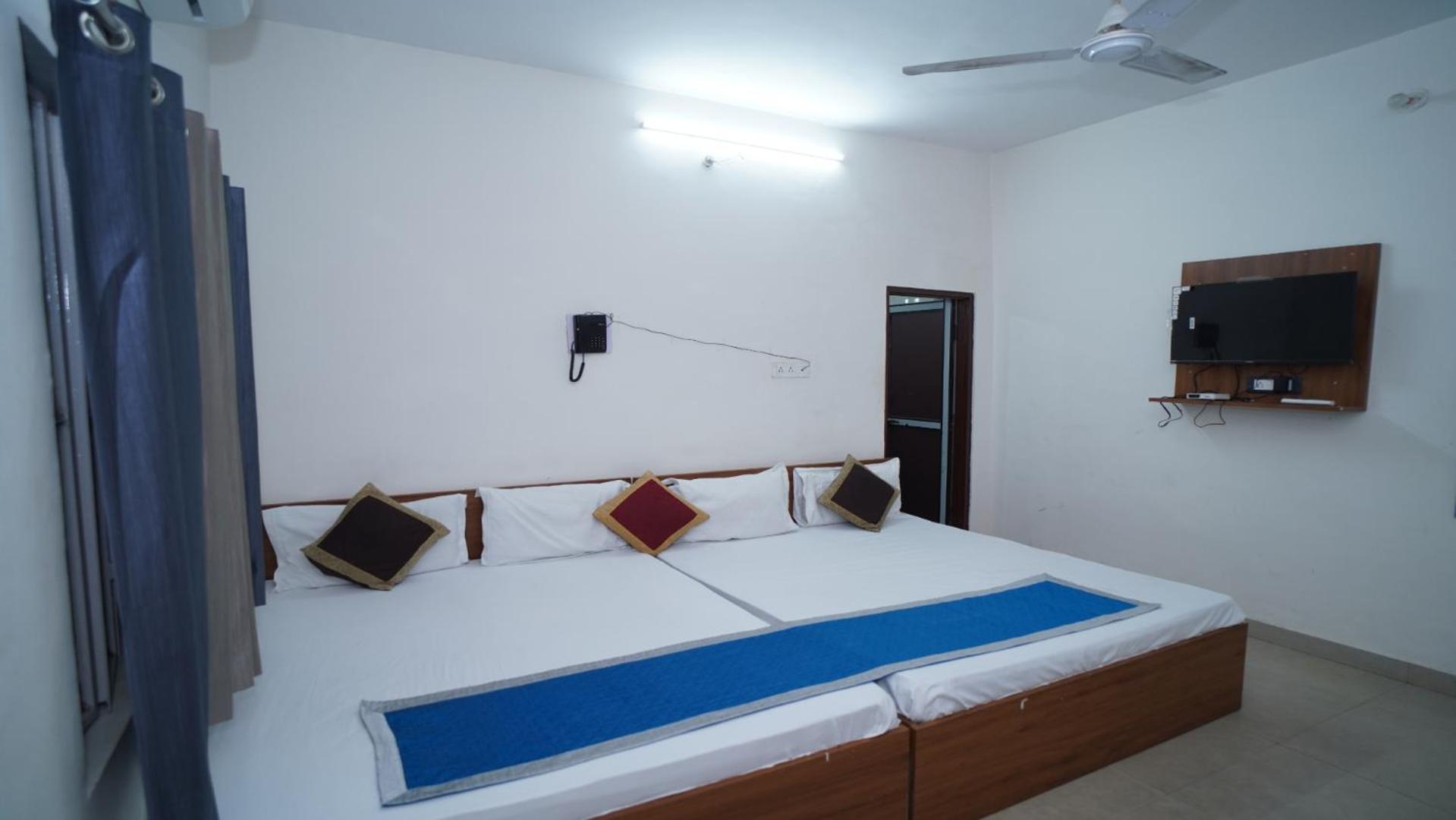 Apoorv - Near Railway Station Hotel Jaipur