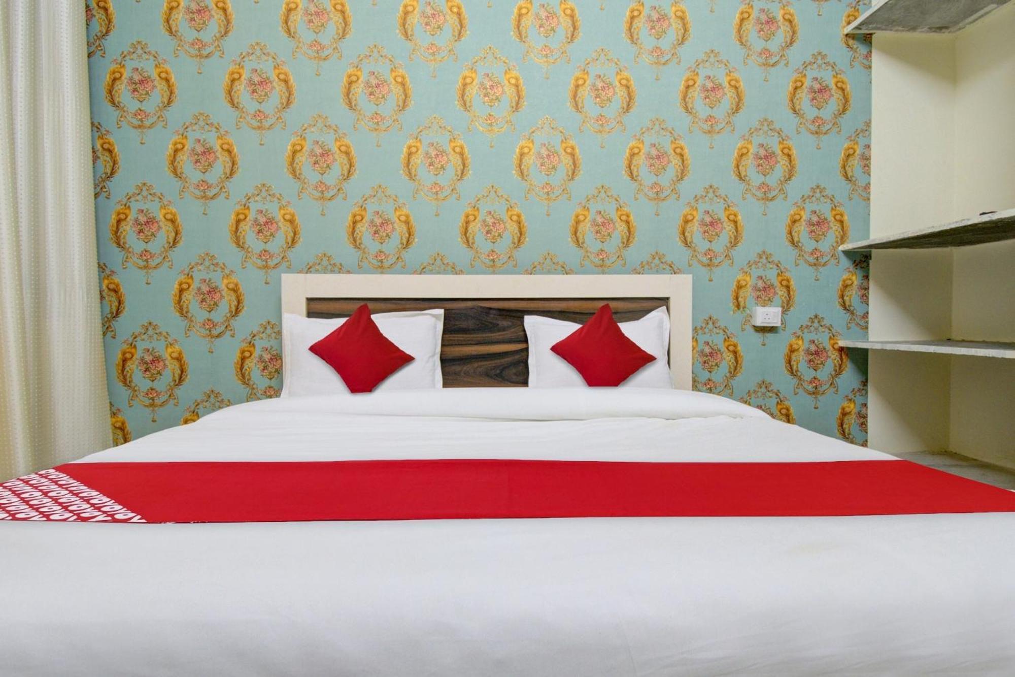 Hotel O Karni Palace 3*
