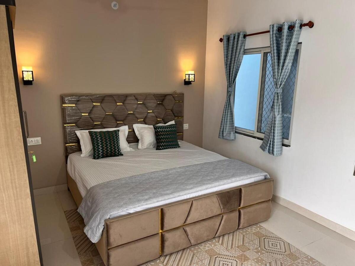Wayside 13 Villa