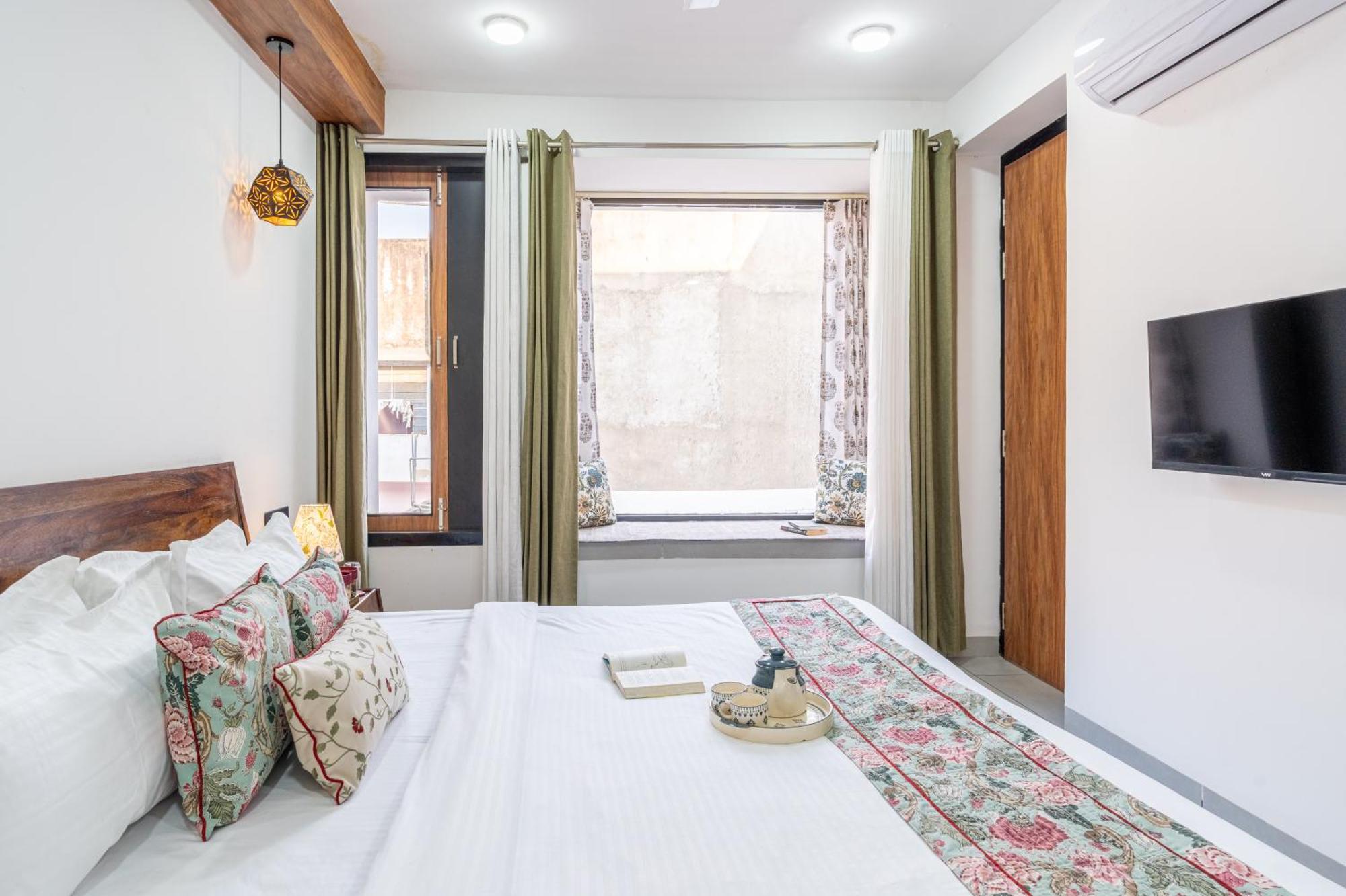 Alaya Ramalaya - With Balcony 4*