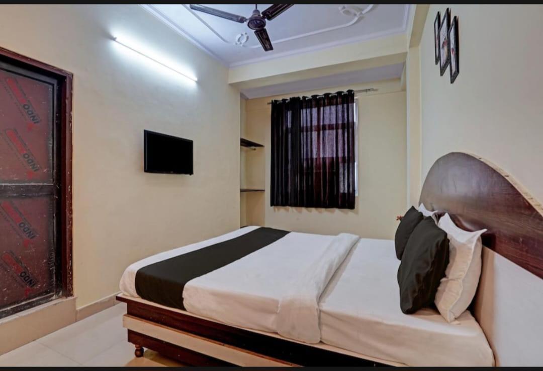 Ak - Budgeted In Hotel