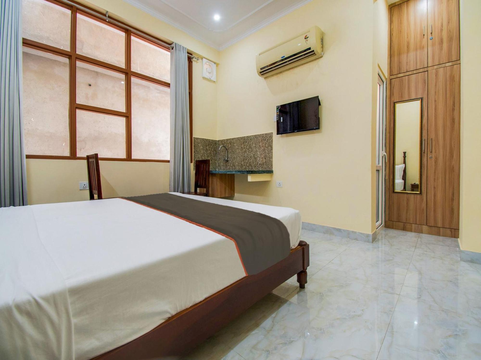 Collection O Omeshwari Hotel