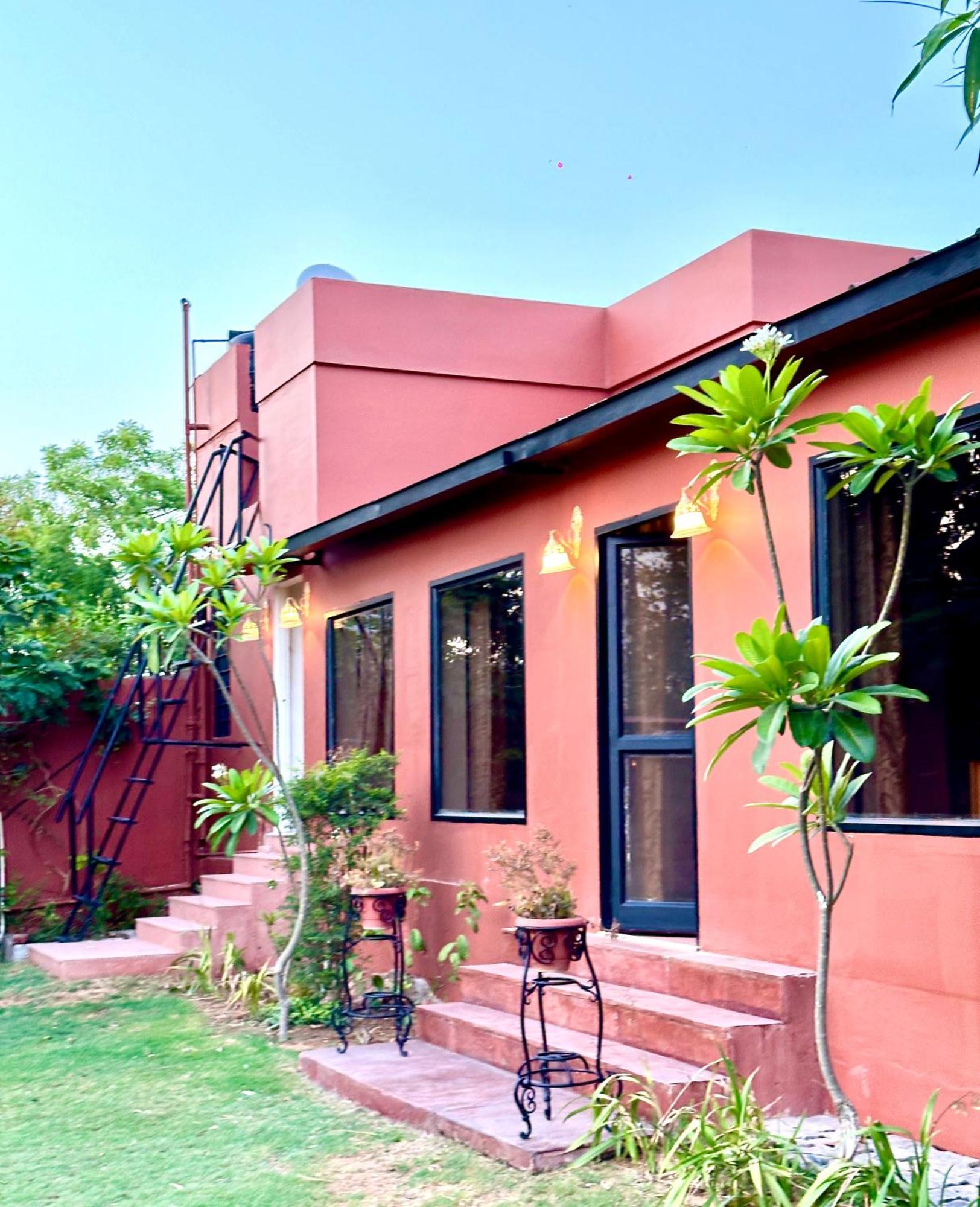 Chalet Om Kanta Farms Jaipur