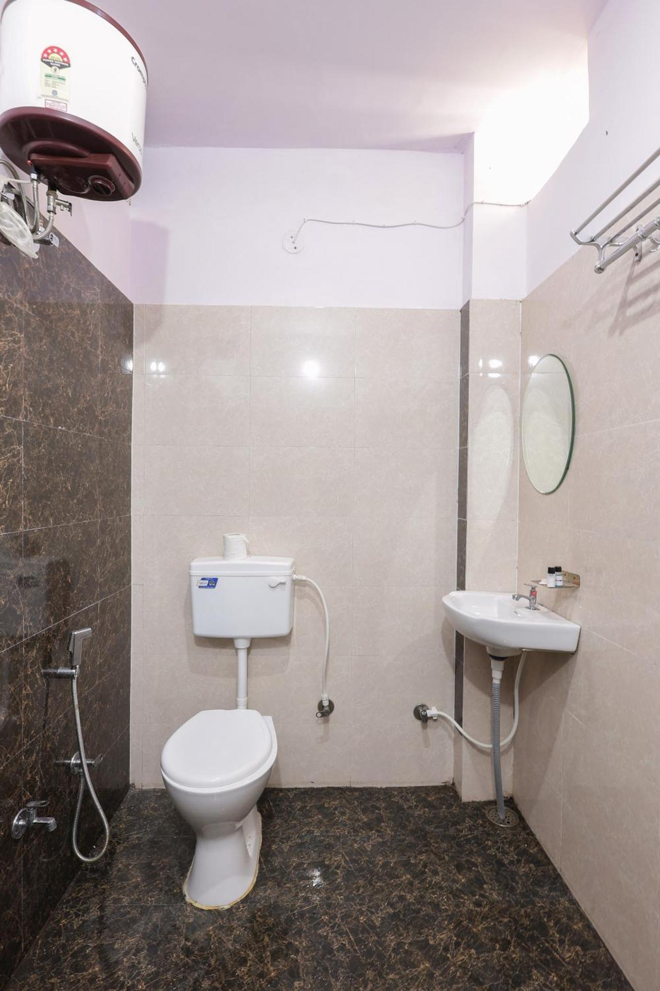 Omway Hotel 3*