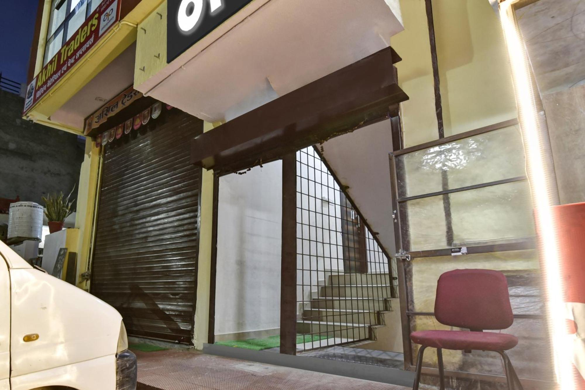 Hotel O Pari Residency 4*