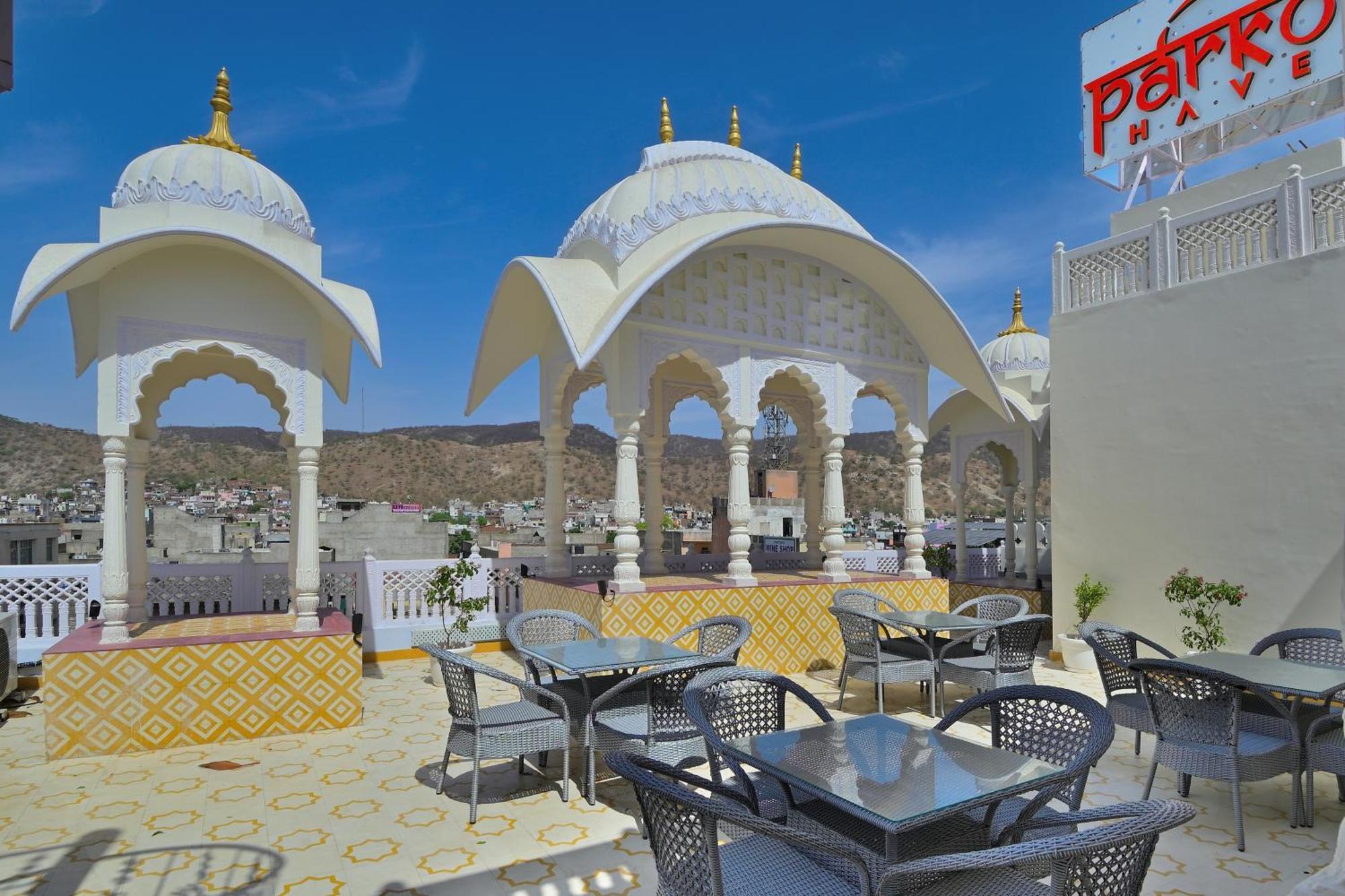 Hotel Trim Boutique Parkota Haveli 3*