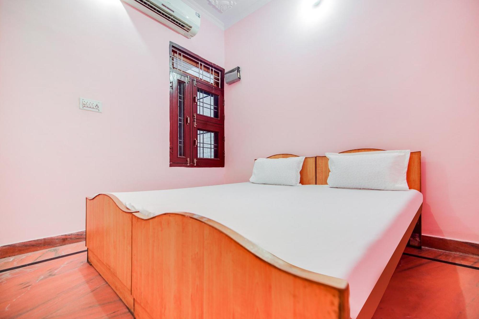 Hotel O Sheetal 3*