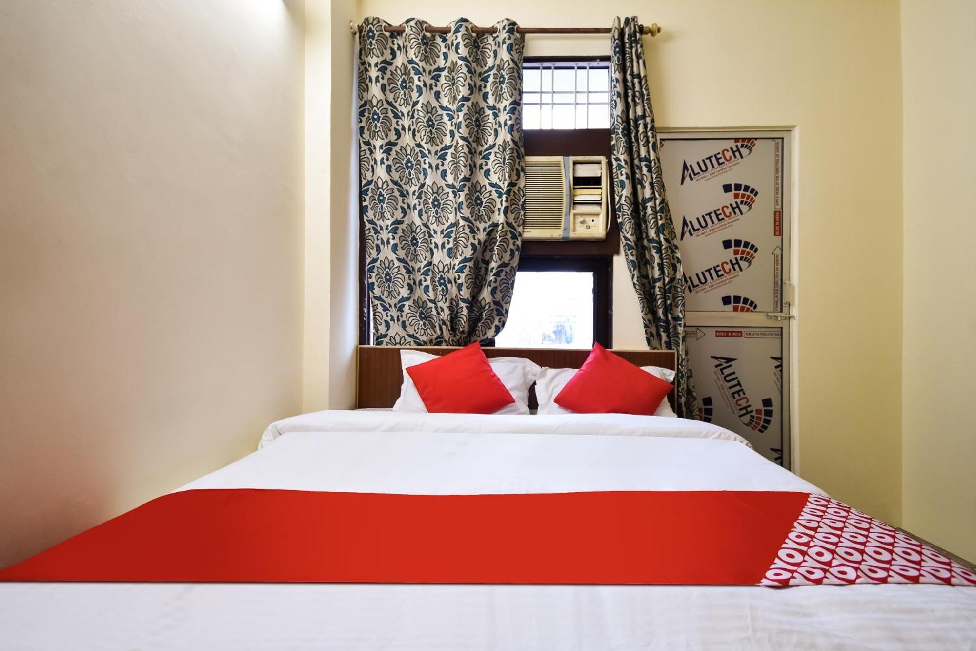 O Pragati Hotel