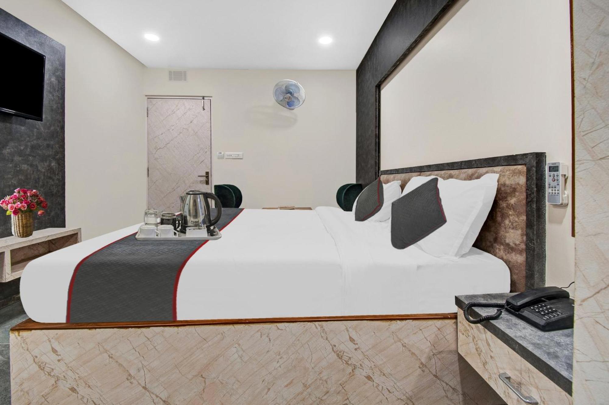 Hotel Townhouse Oak Rudra 4*
