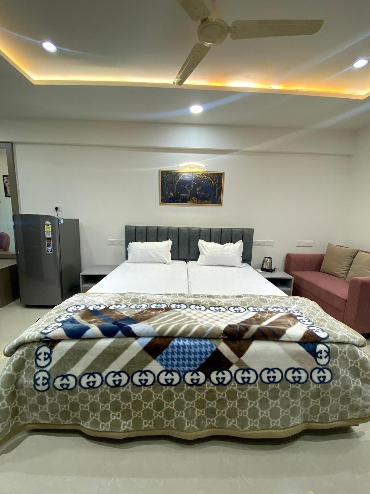 Fully Furnished Luxury Flat In Free Wifi Apartment