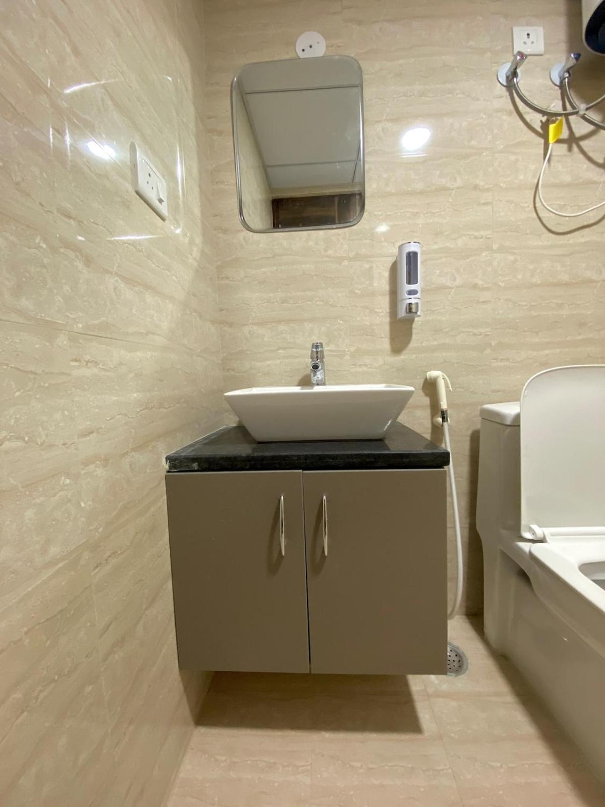 Apartment Fully Furnished Luxury Flat In Free Wifi