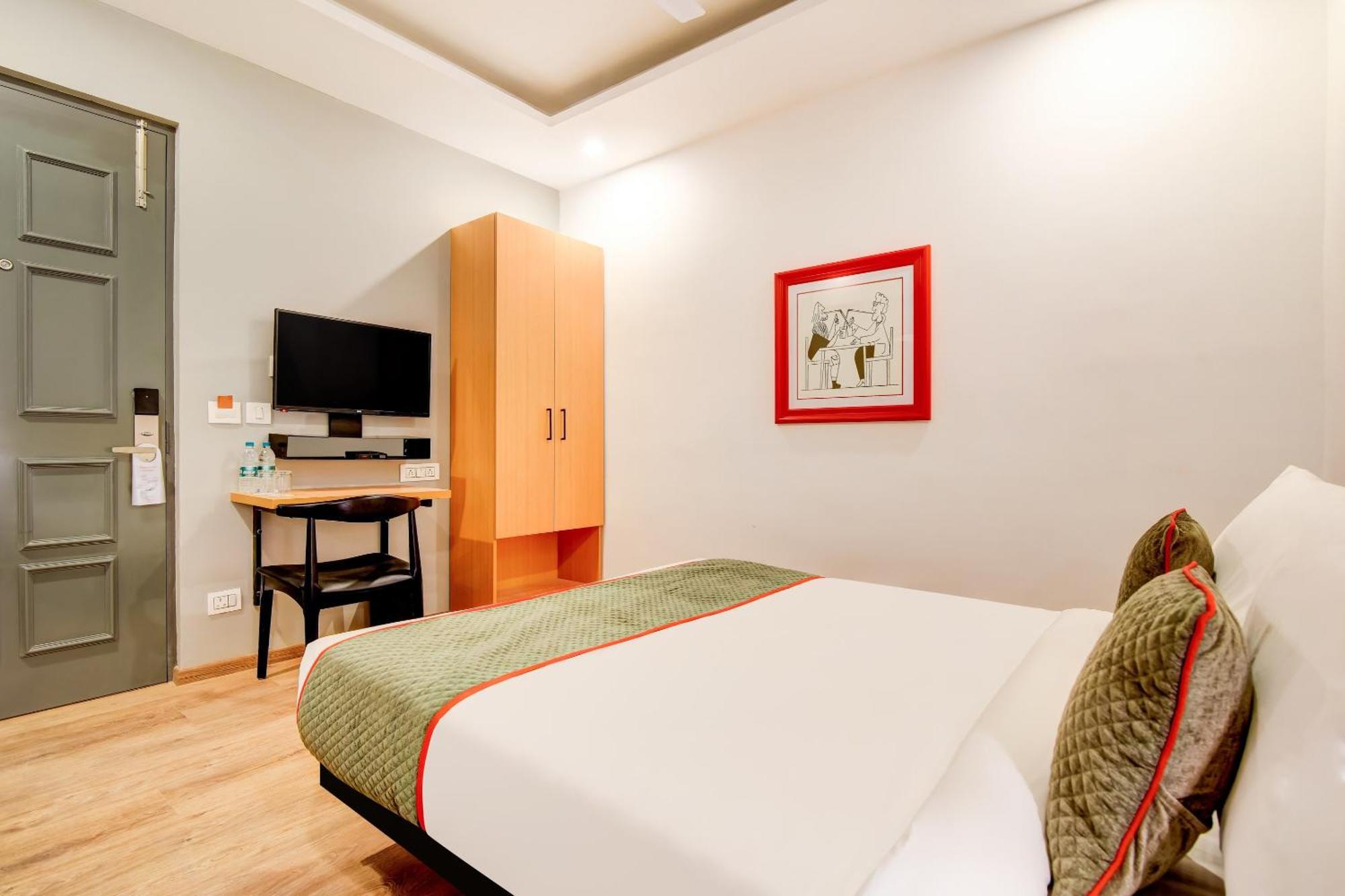 Hotel Townhouse Airport