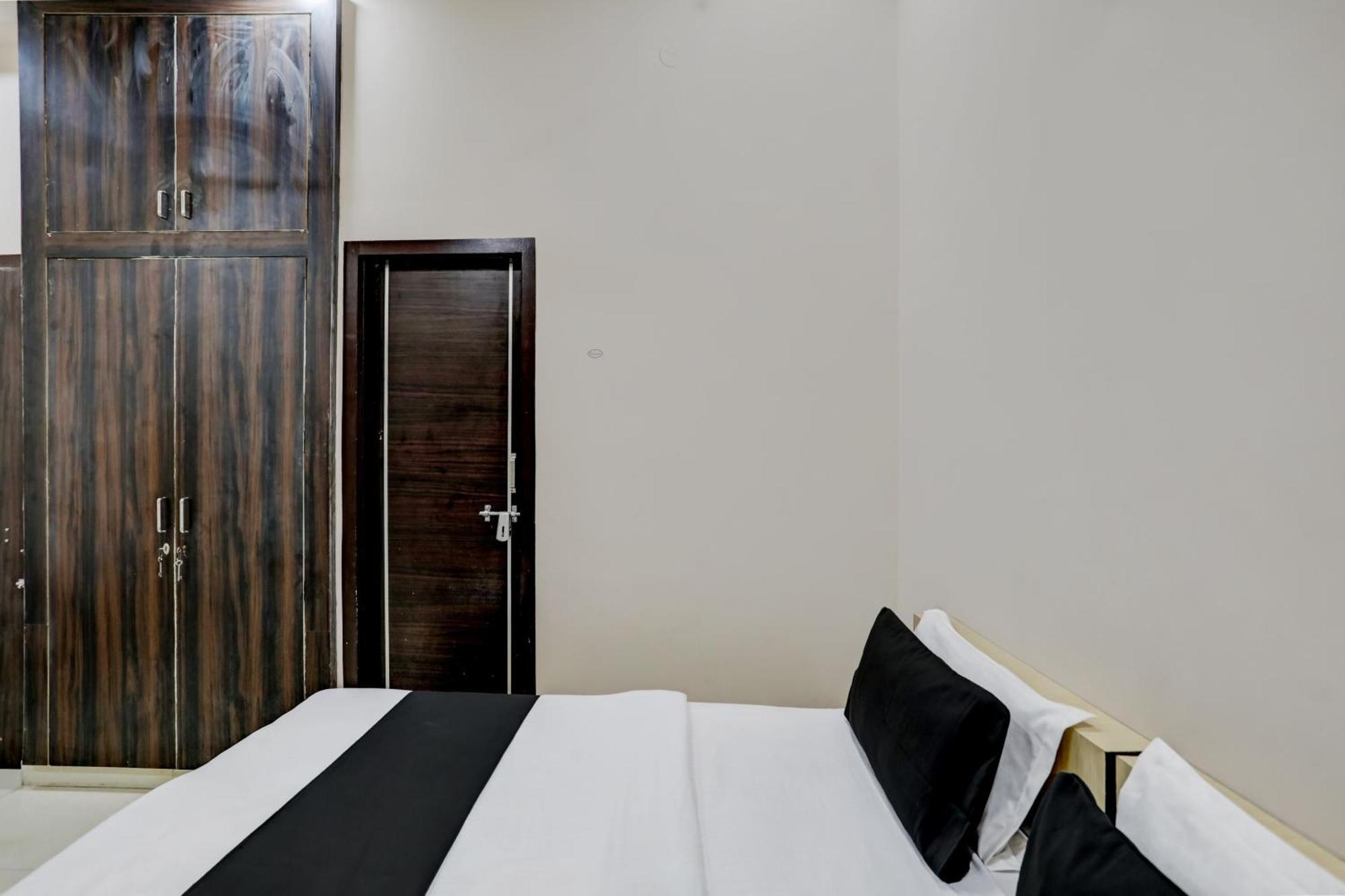 Collection O Dev S Hotel Jaipur