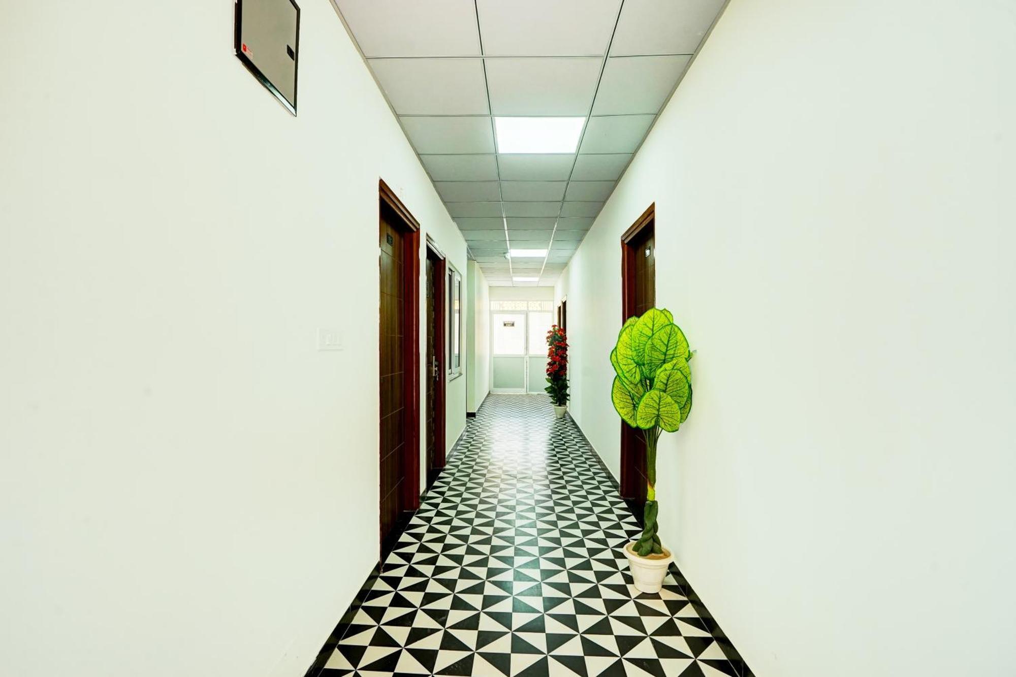 Hotel O Jai Palace And