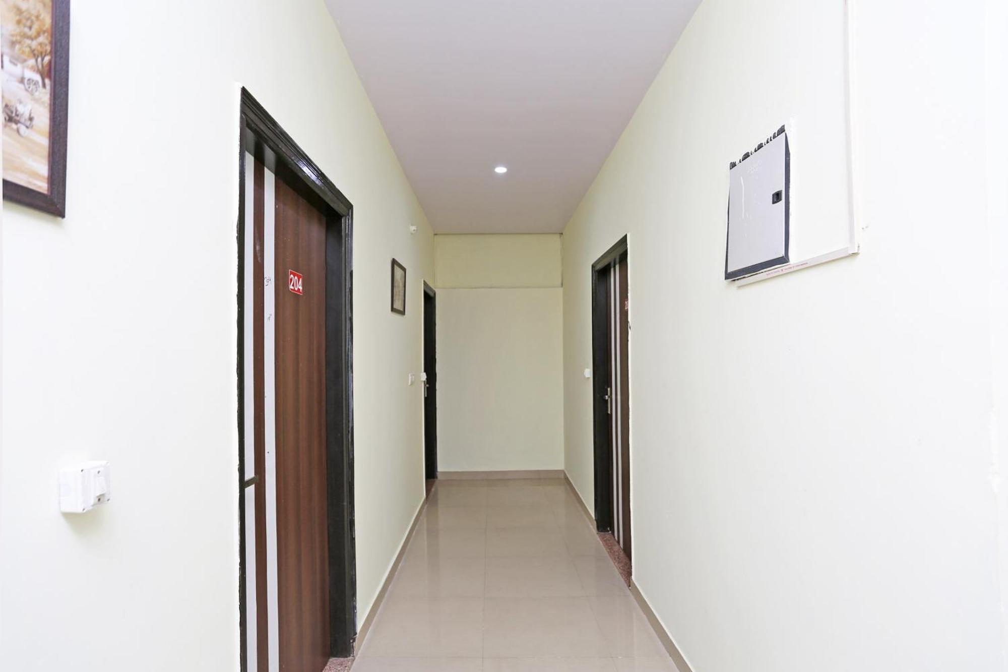 Fabhotel Majestic Heights 3*