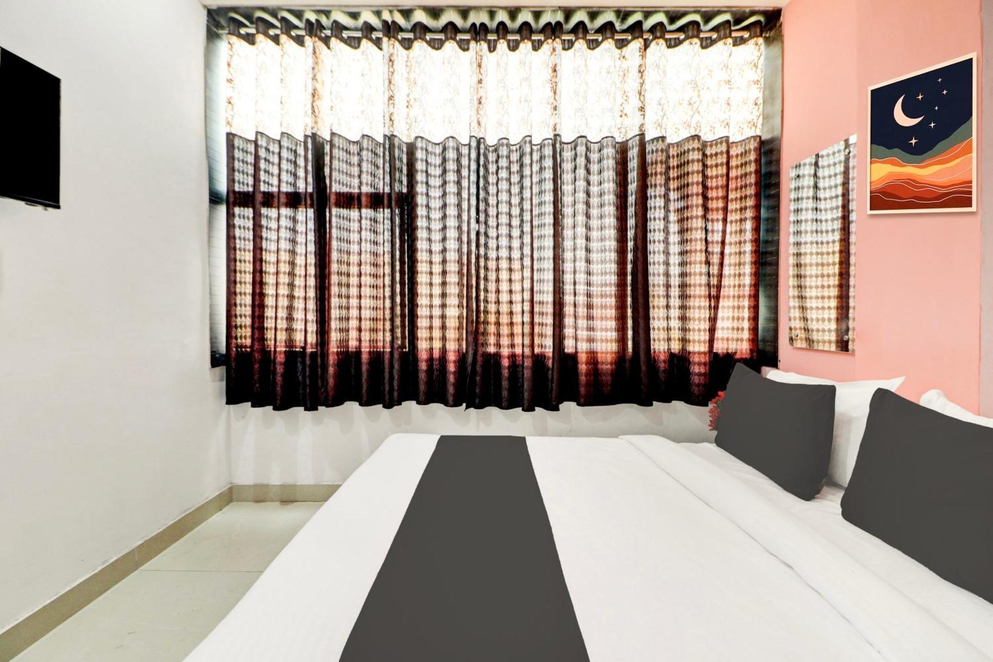 O Gulabi Hotel