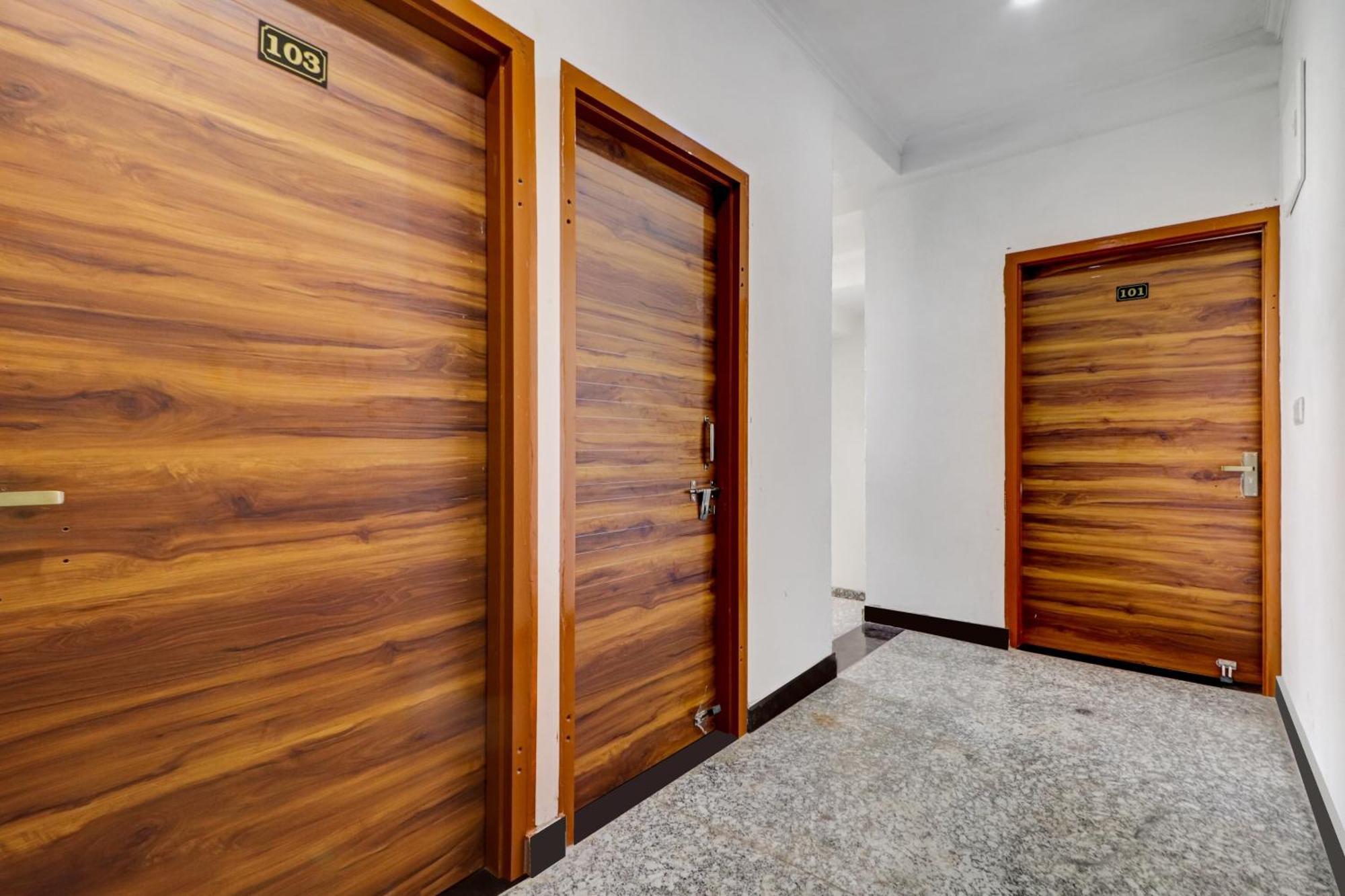 O Gulabi Hotel 3*