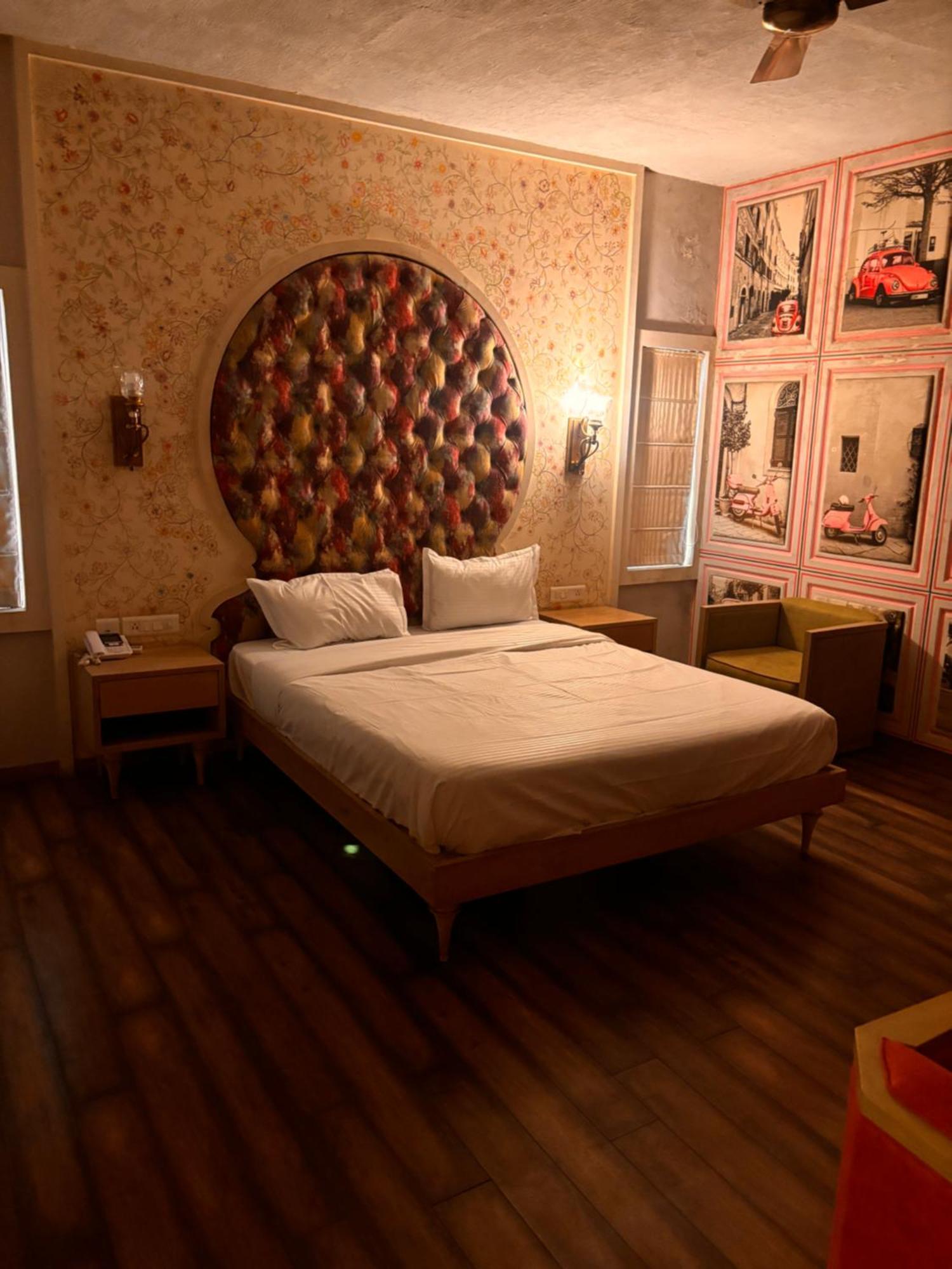 Hotle Mehai Sweet House *