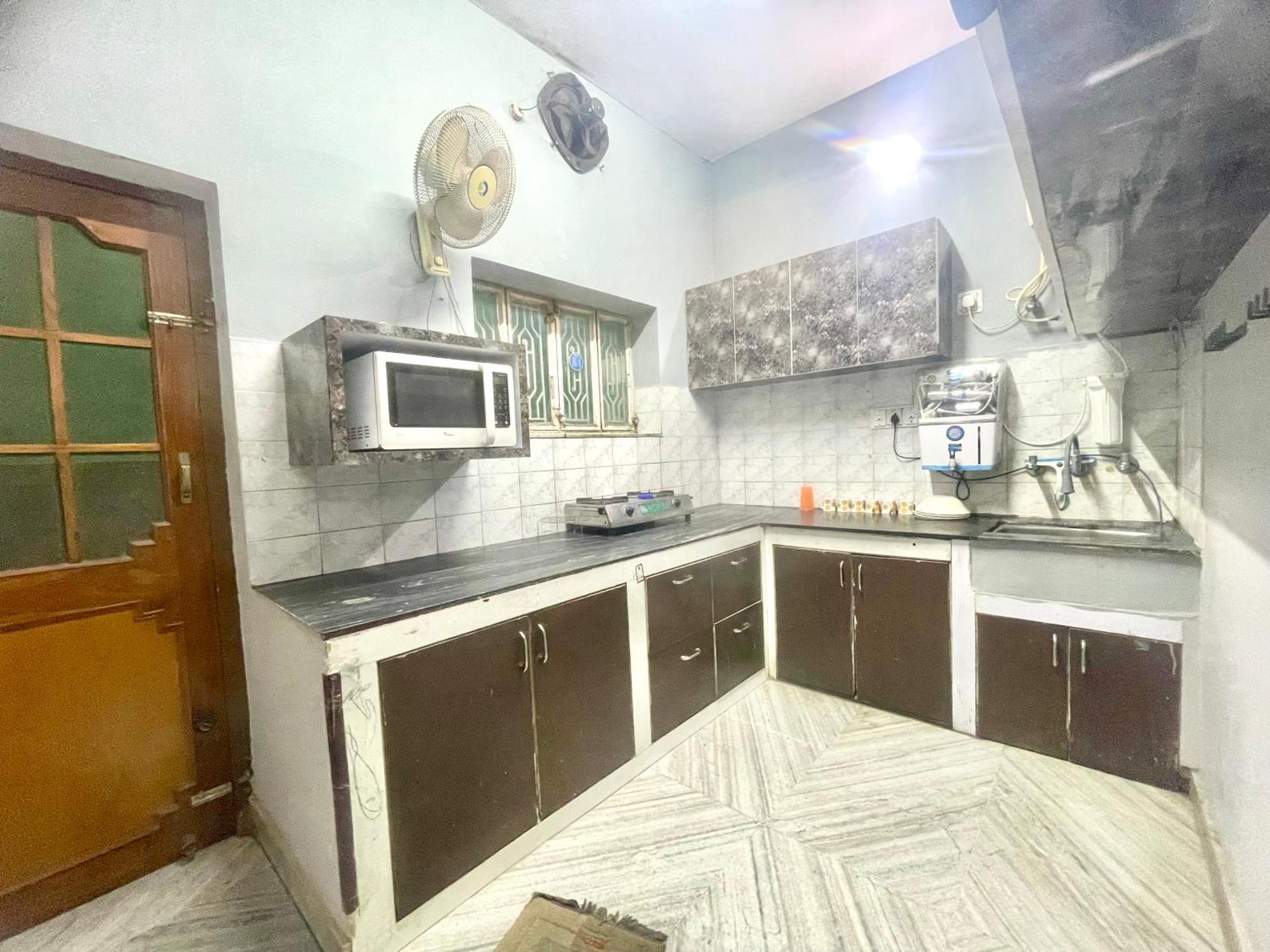 Holiday home Zenroofs- 4 Bhk In Centre