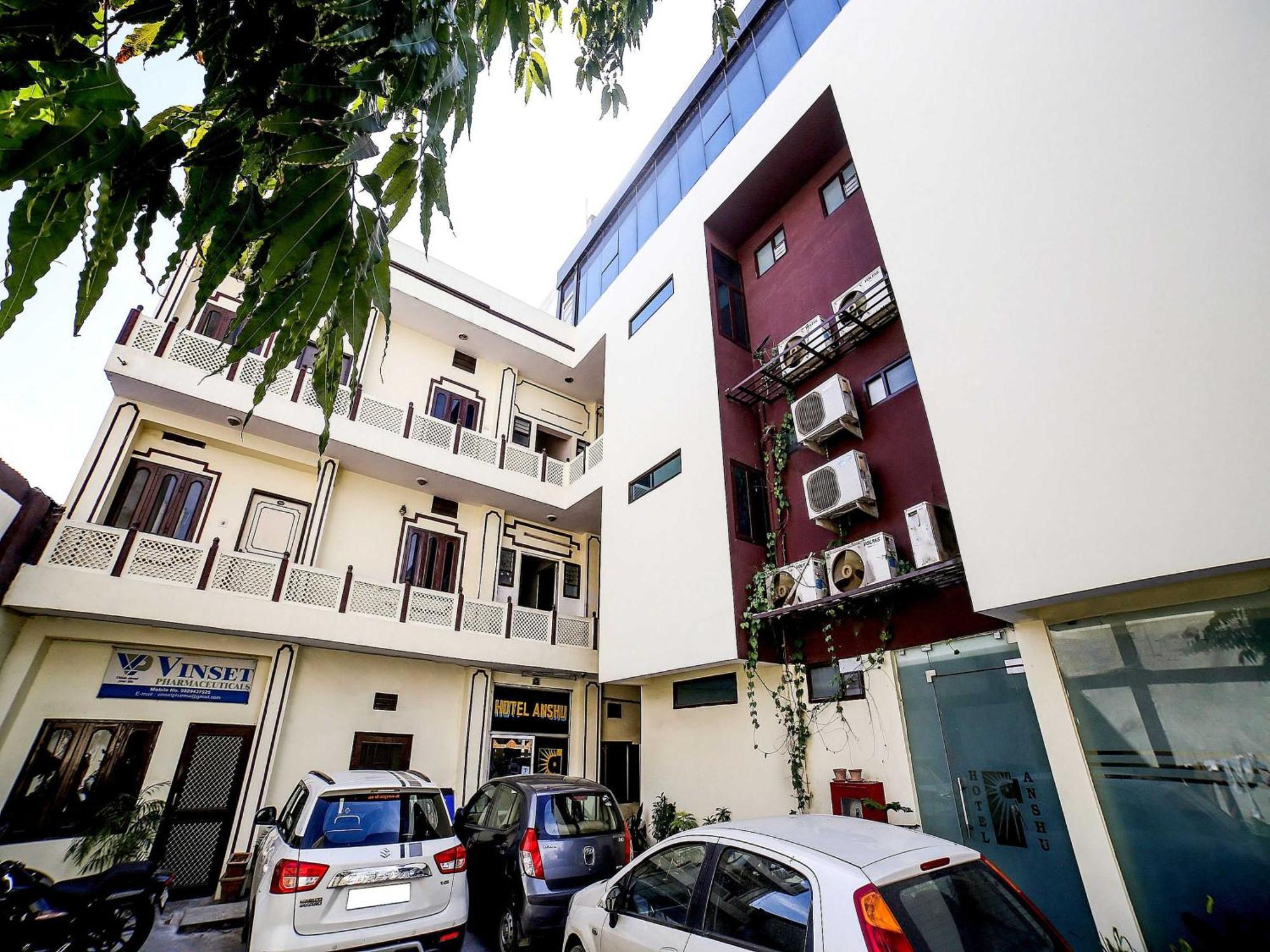 Hotel O Anshu 3*