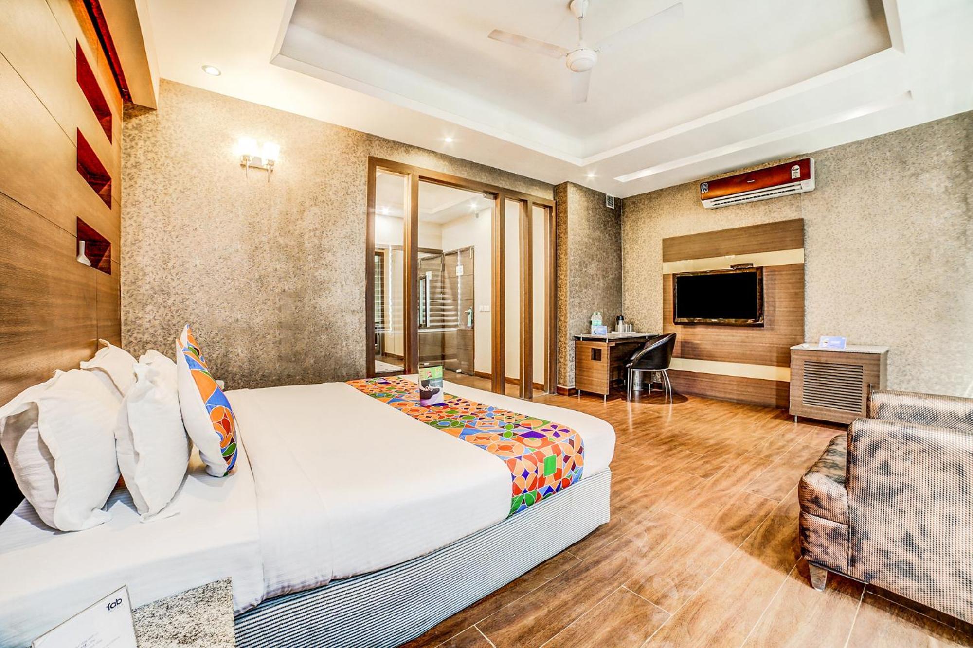 Fabhotel Aqua