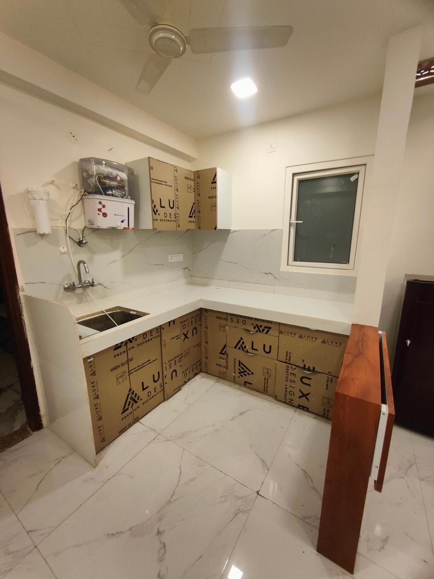 A Spacious 2bhk With 2 *