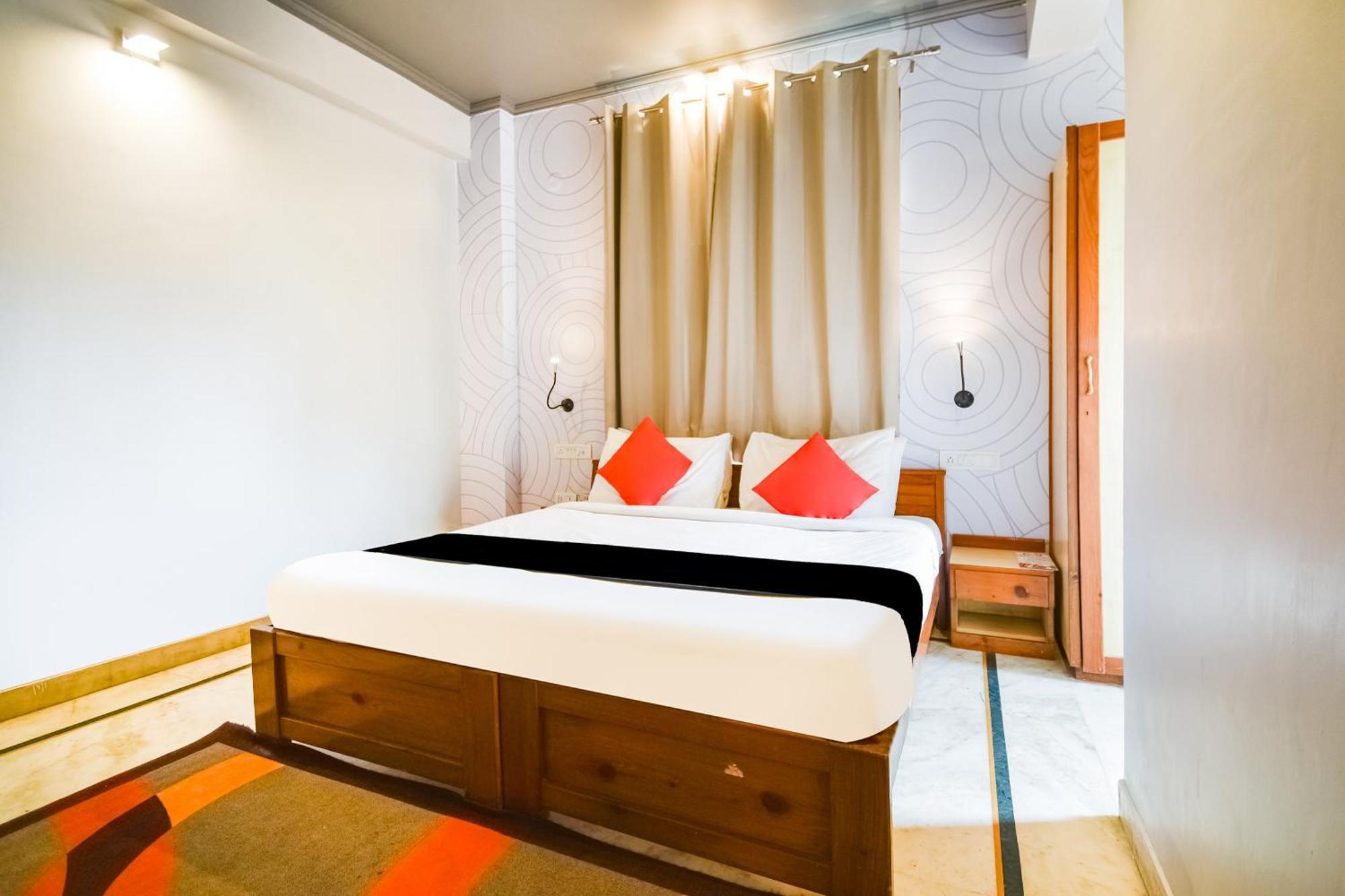 Shekhawati Palace Hotel *