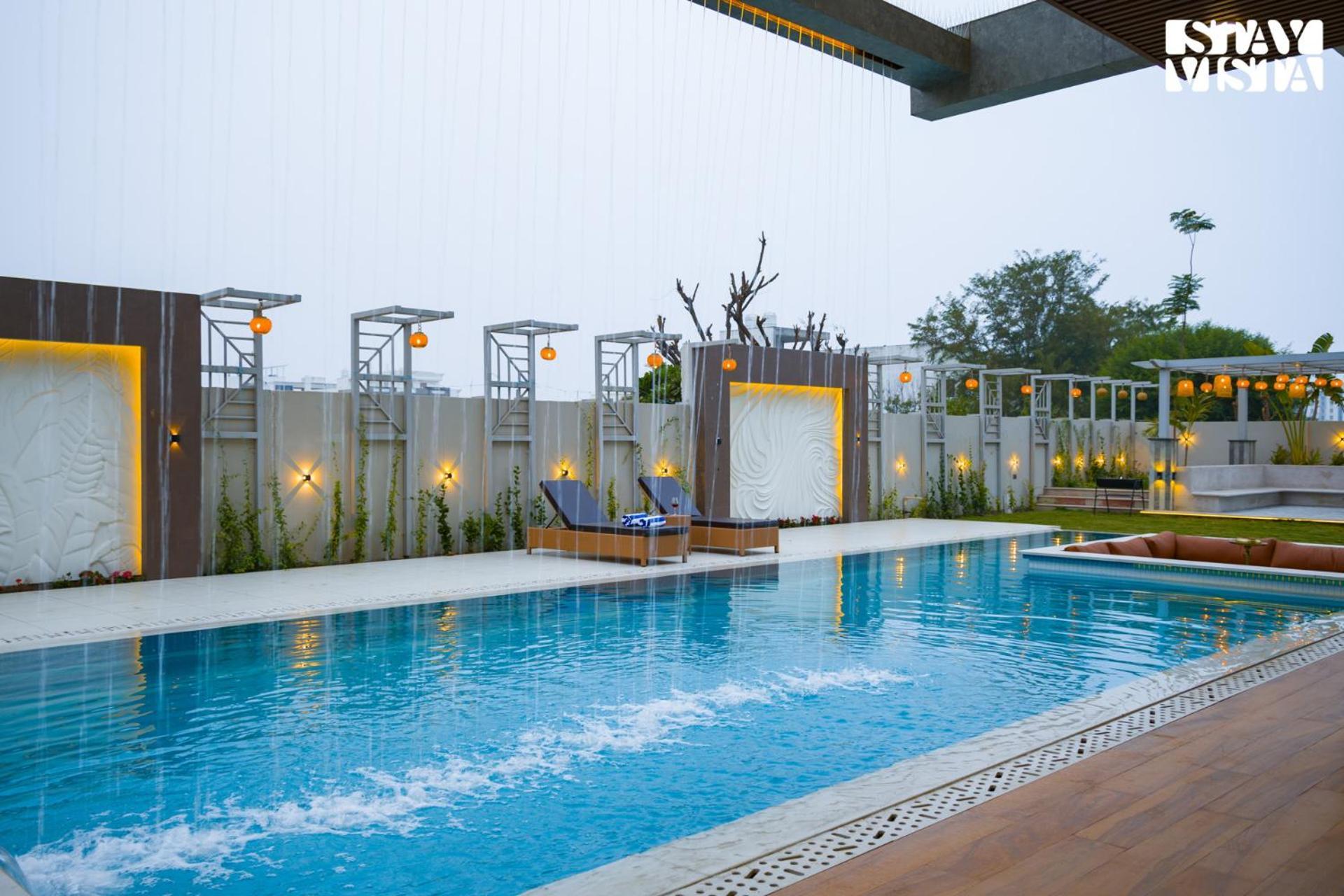 Stayvista At Priana - A Luxury Pool With Jacuzzi & Gym Villa Jaipur