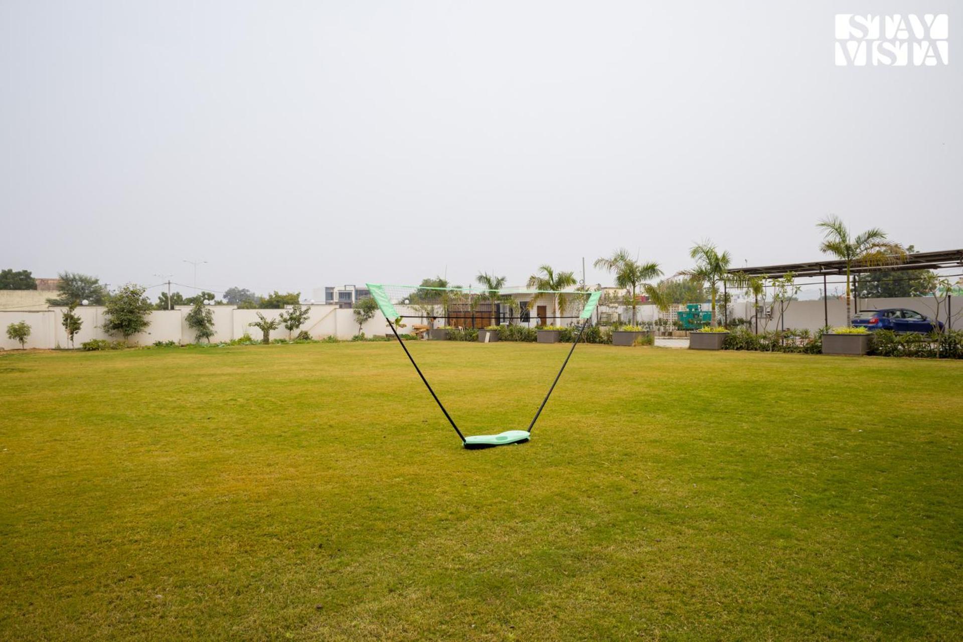 Villa Stayvista At Priana - A Luxury Pool With Jacuzzi & Gym