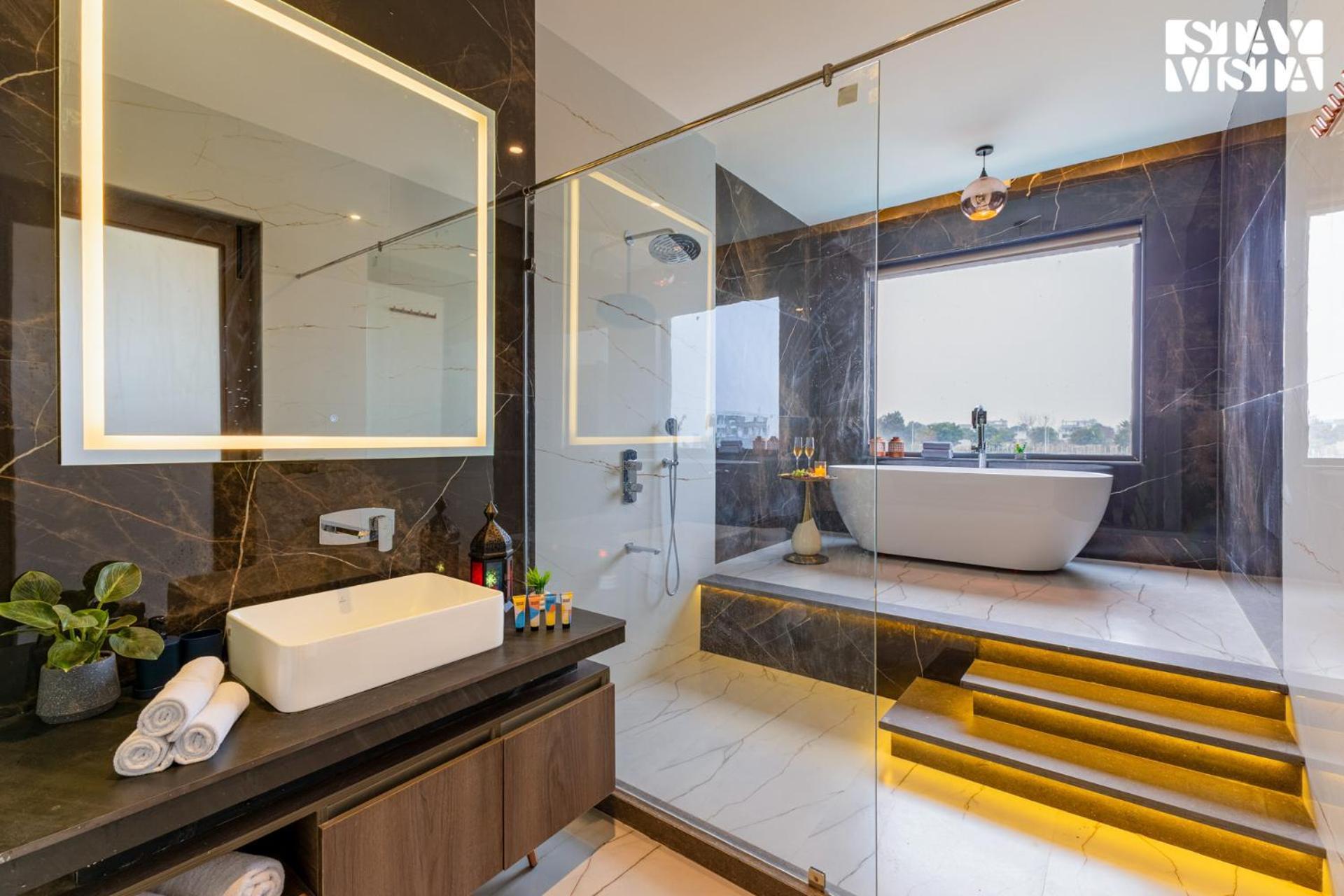 Stayvista At Priana - A Luxury Pool With Jacuzzi & Gym Jaipur