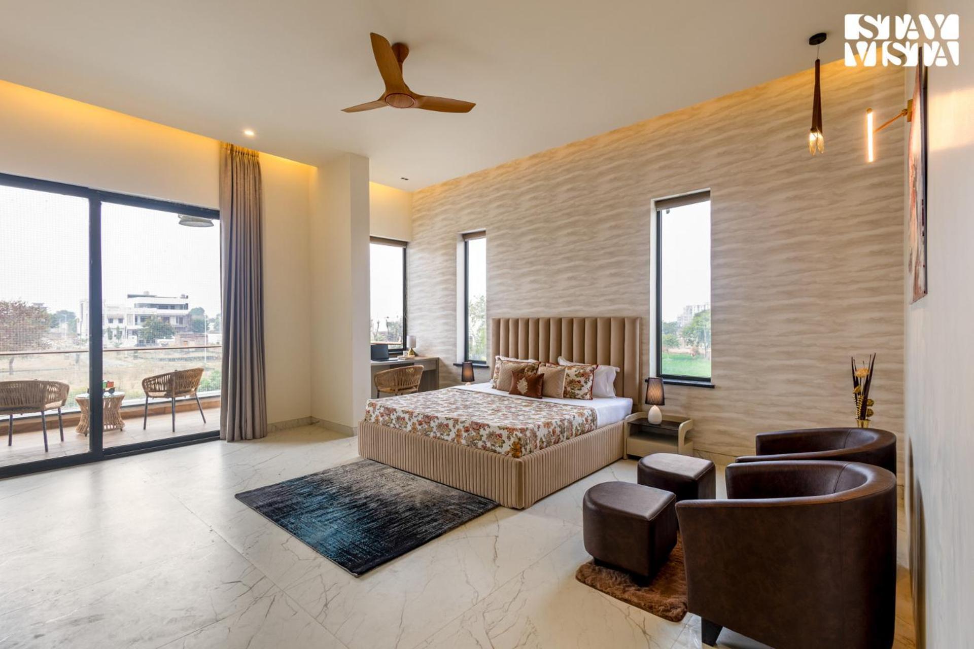 Villa Stayvista At Priana - A Luxury Pool With Jacuzzi & Gym Jaipur