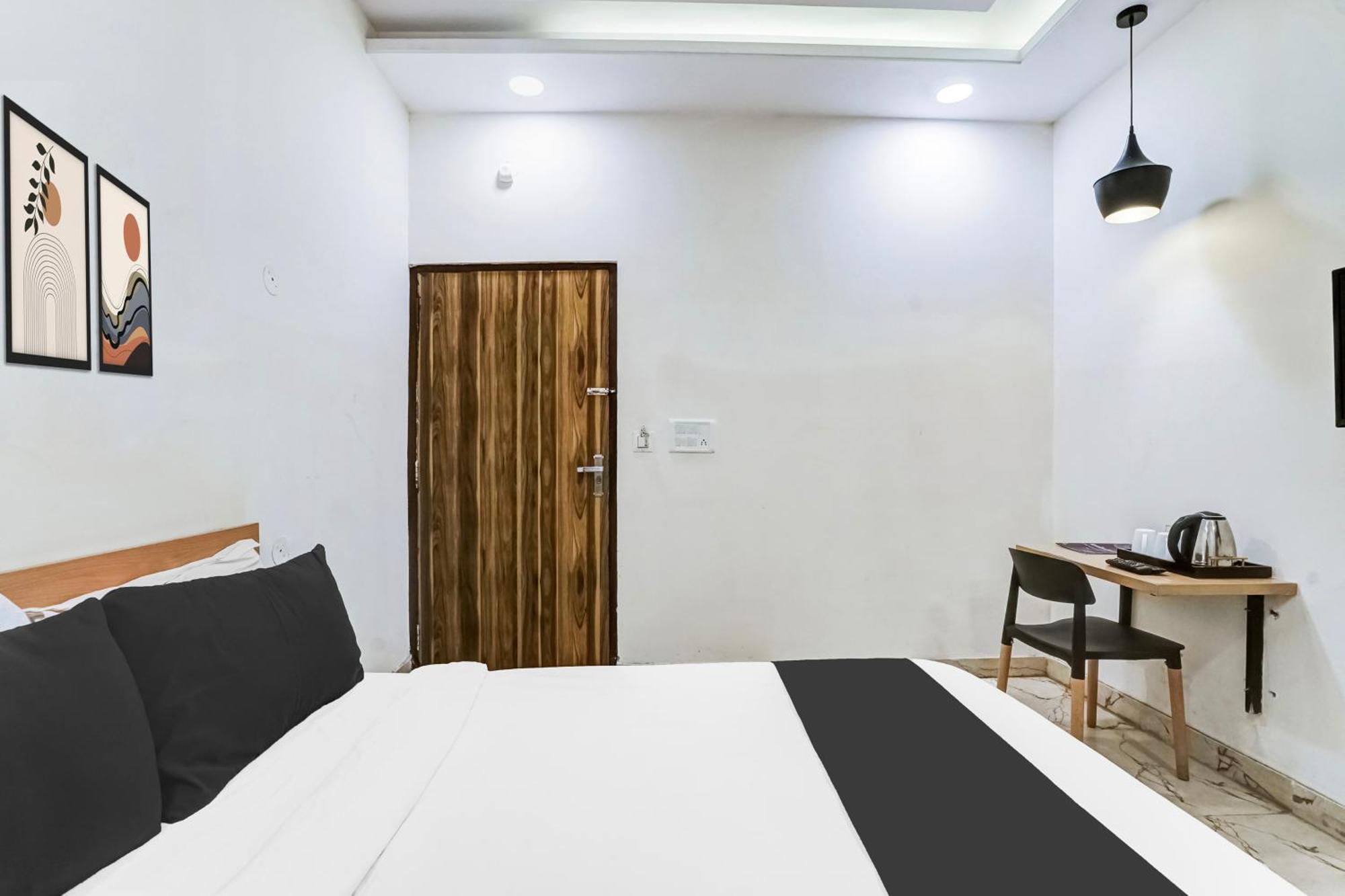 Super Townhouse Jagatpura Hotel 4*