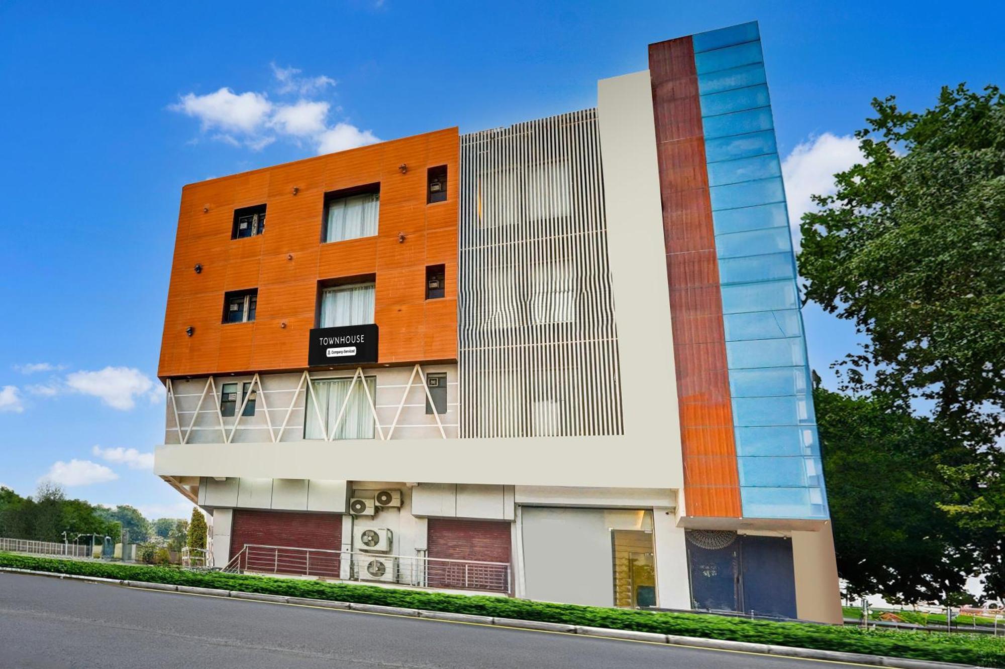 Super Townhouse Jagatpura Jaipur