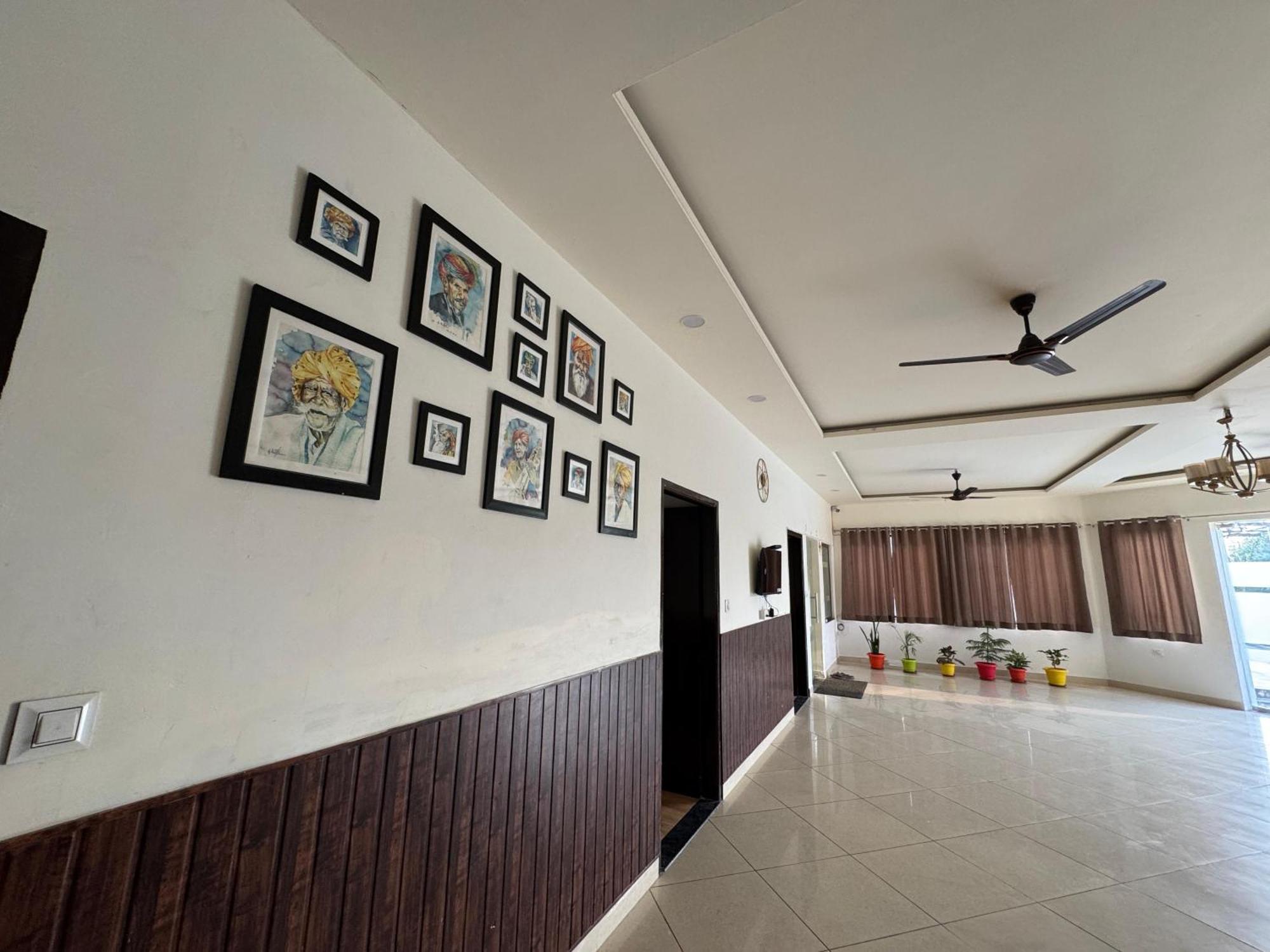 The Sparkle Farm House * Jaipur