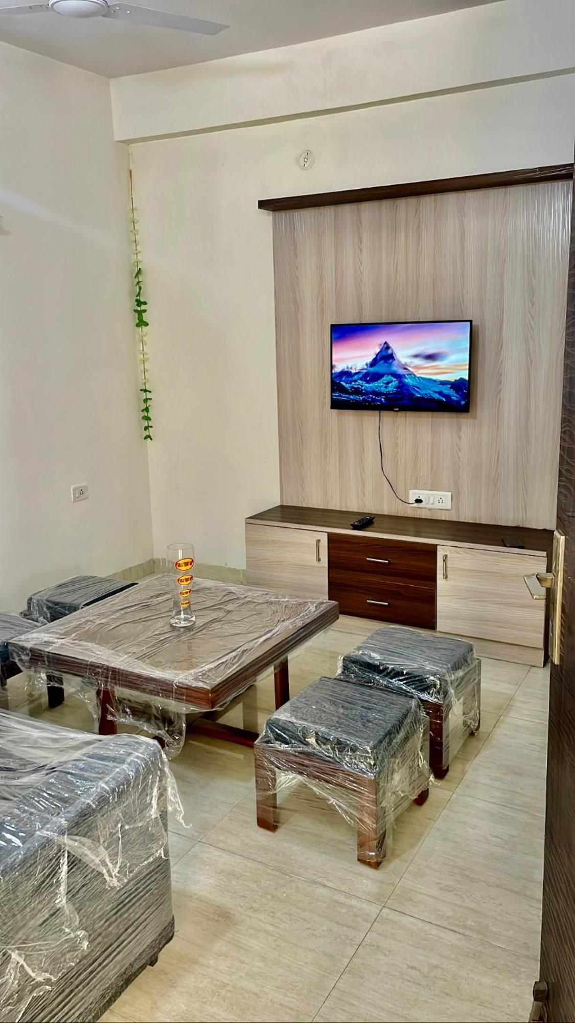 Zenroofs- Homely 2bhk Apartment Jaipur