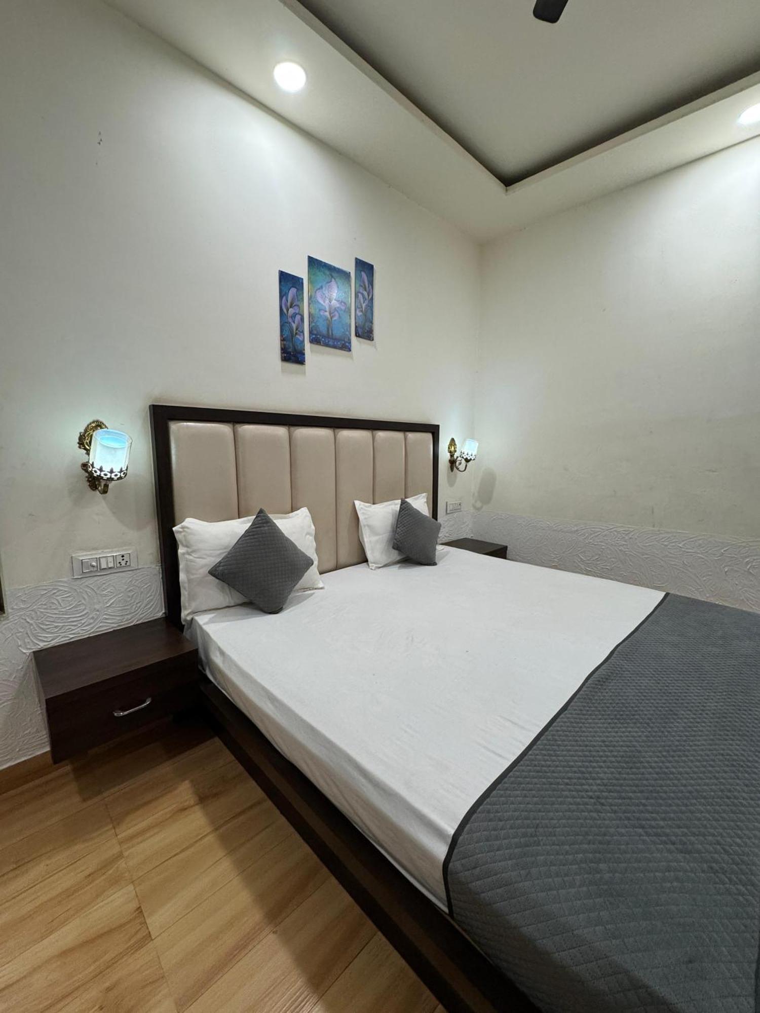 The Sparkle Farm House Jaipur