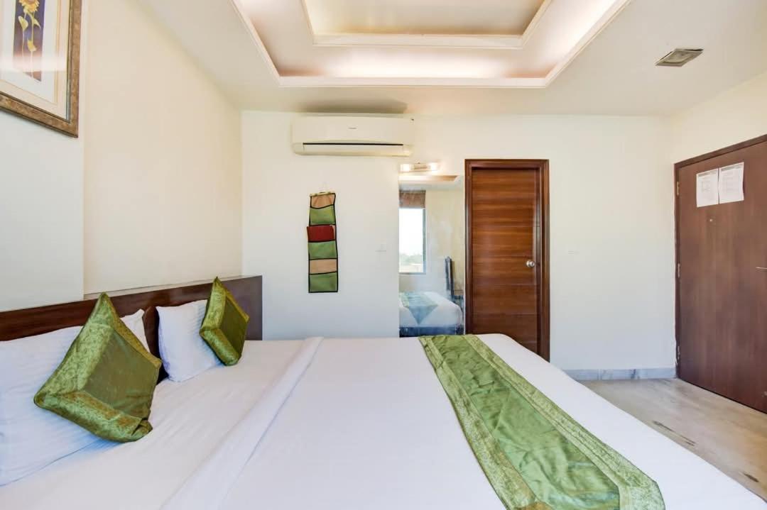 Hotel Sky Heights