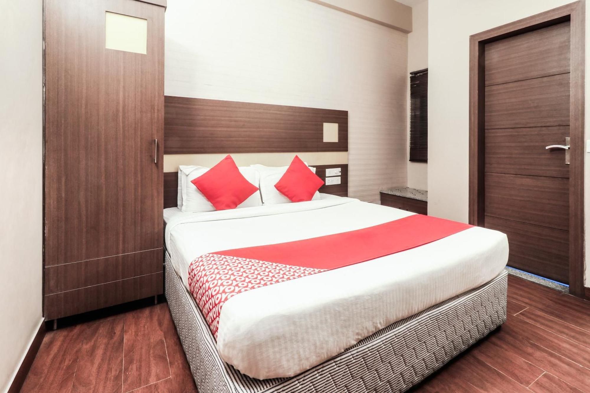 Townhouse Oak Krishna Nagar Formerly Aqua 4*