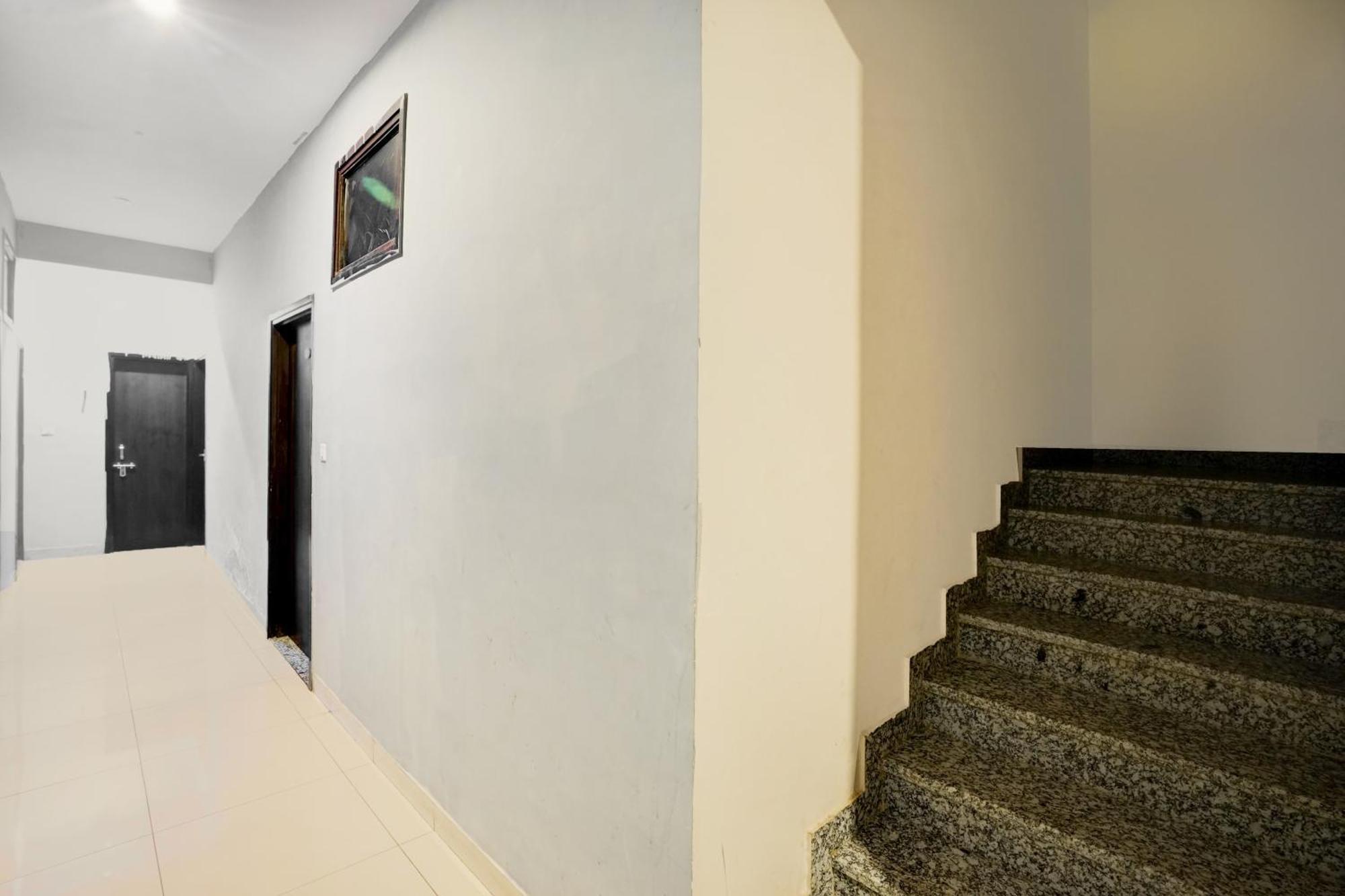Hotel O Sector 17 Road Pratapnagar 3*