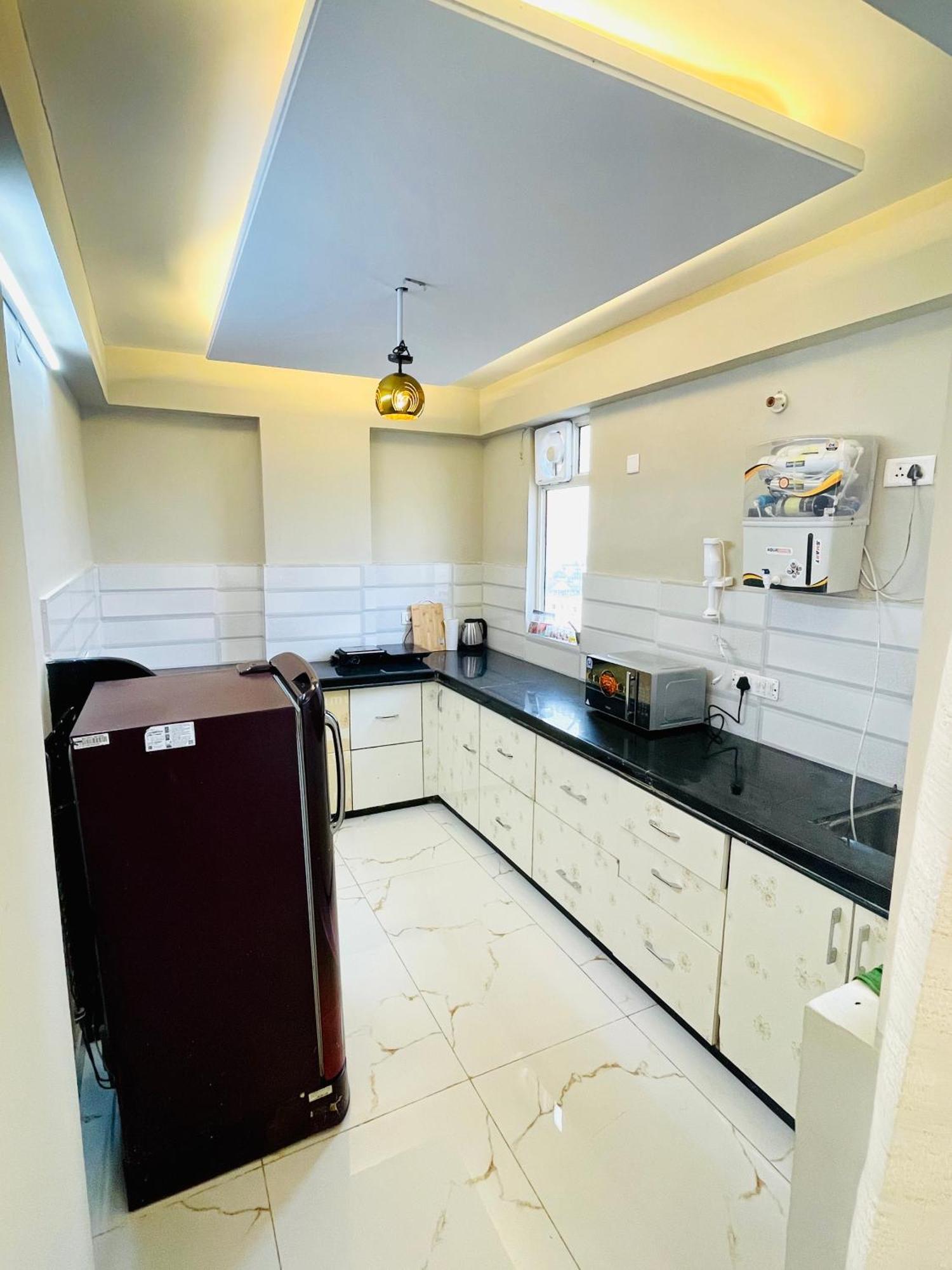 Skyhigh Luxuria Near Airport Spacious Citycenter Apartment