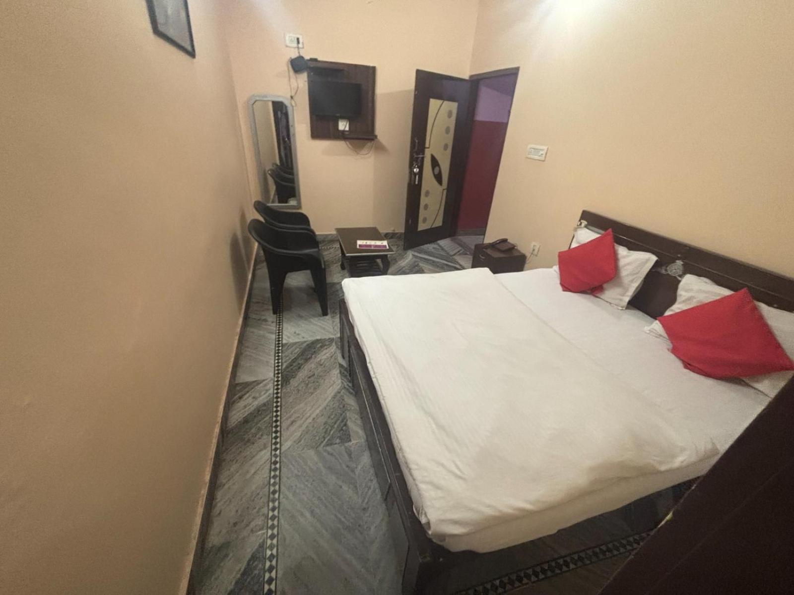 Govindam Plaza Hotel 2*