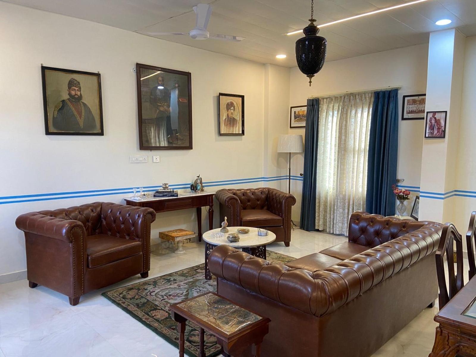Homestay Karansar Haveli *
