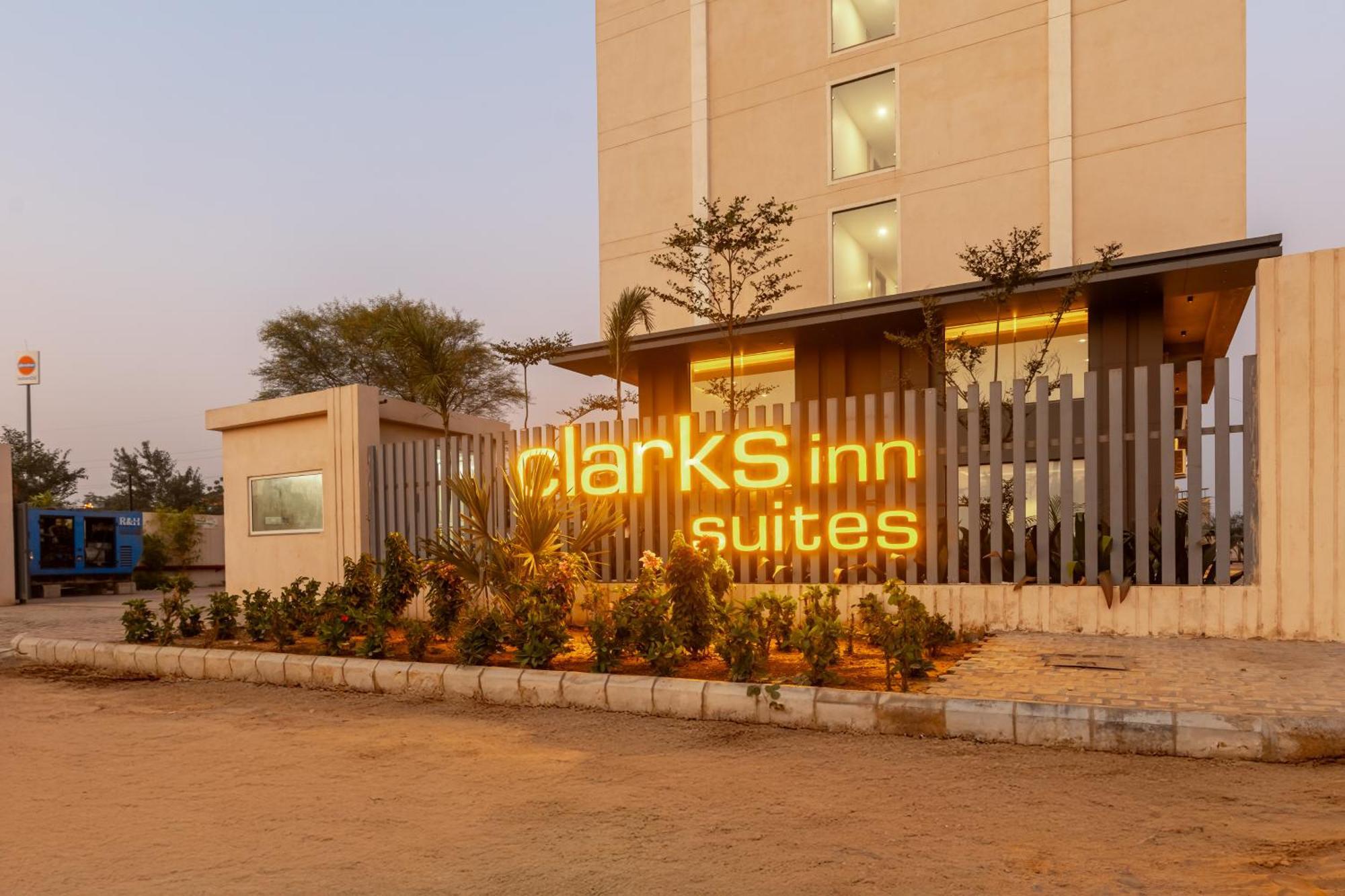 Clarks Hotel 4*
