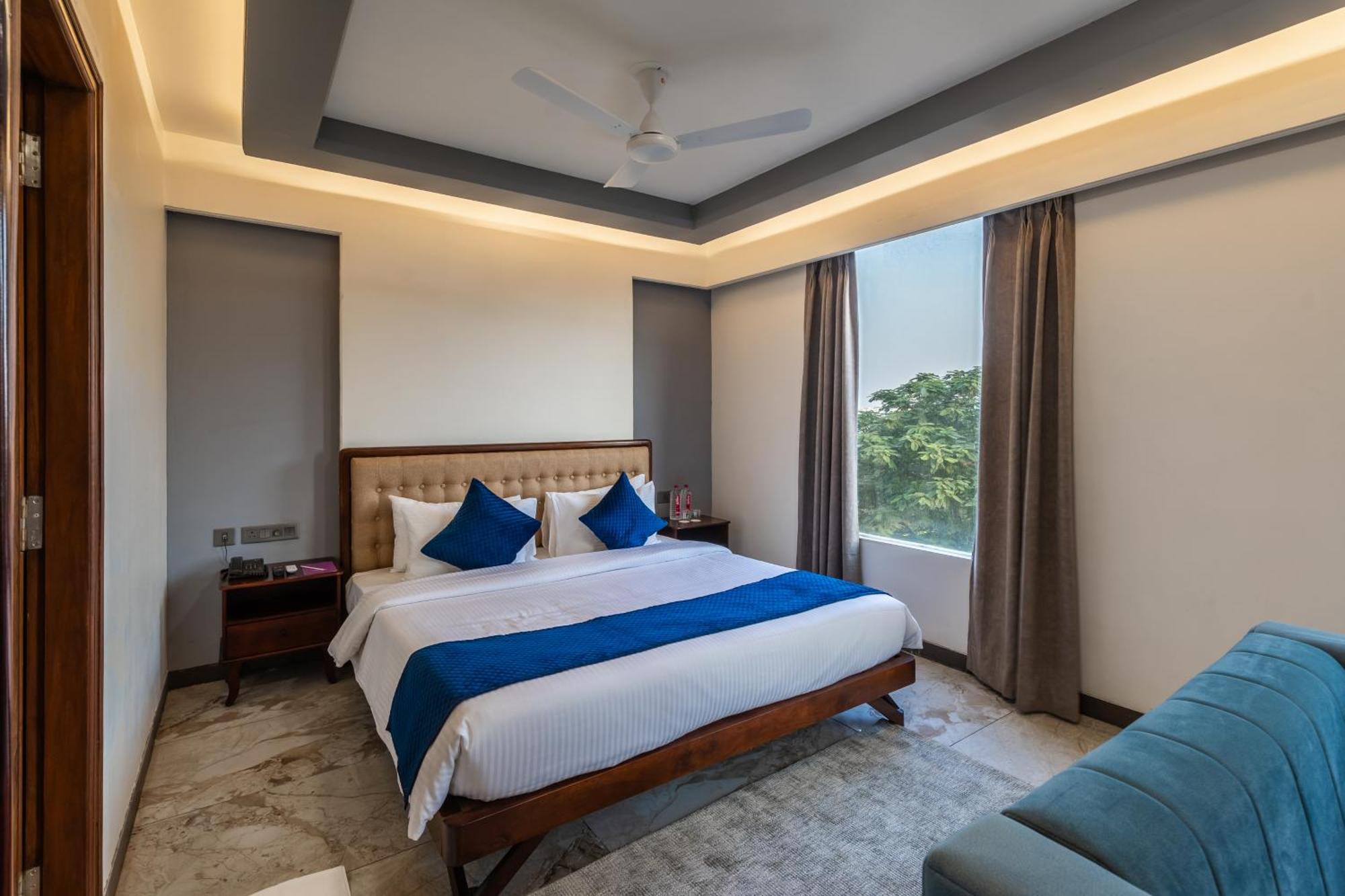 Clarks Hotel 4*