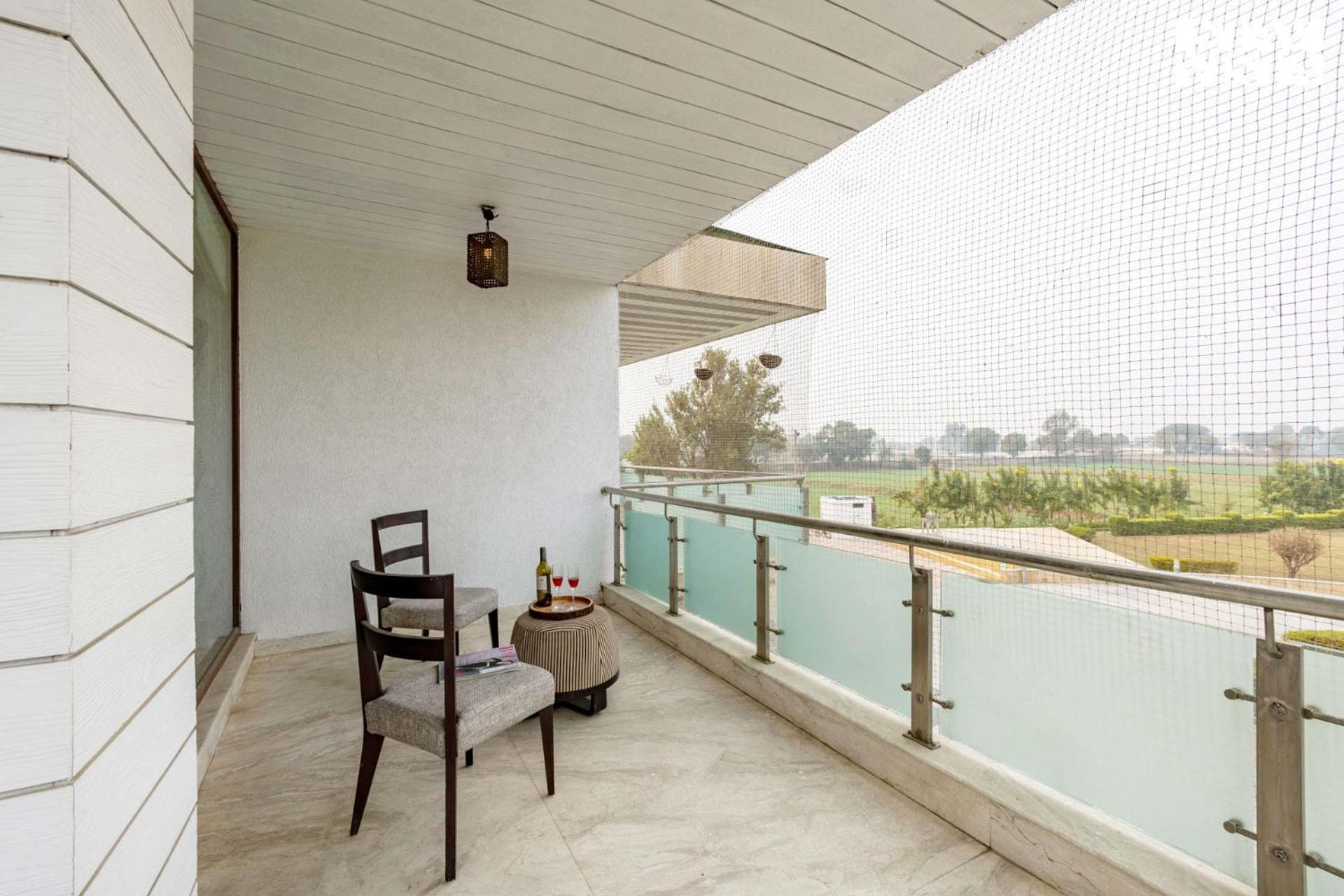 Stayvista At The Saket Farm With Pool, Bonfire Villa *