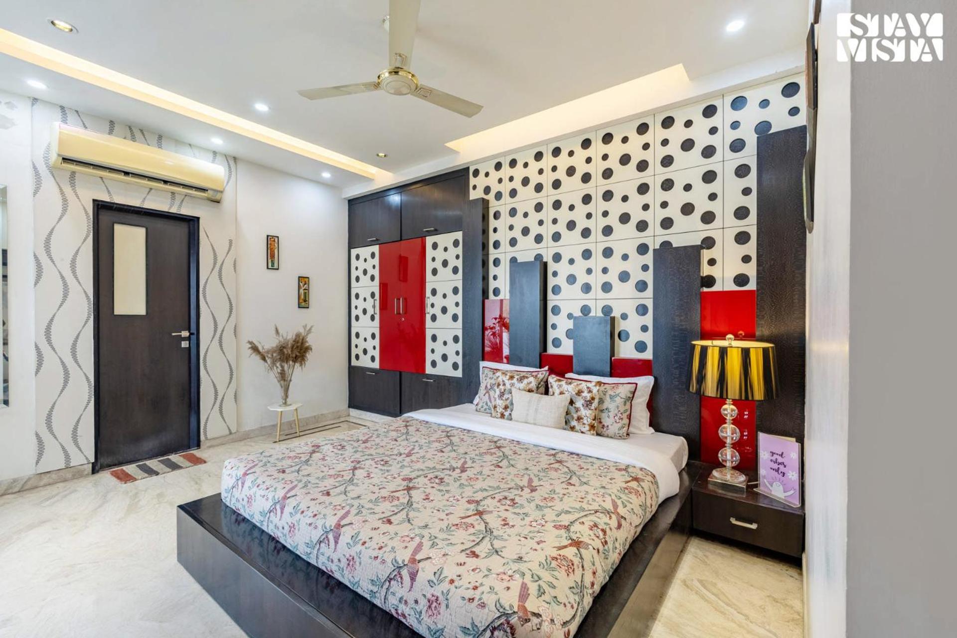 Villa Stayvista At The Saket Farm With Pool, Bonfire *