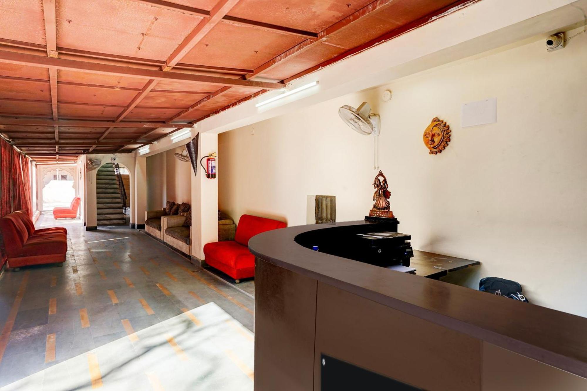 Super O Meera Marg Near Bani Park Formerly Cozy Vibes 3*