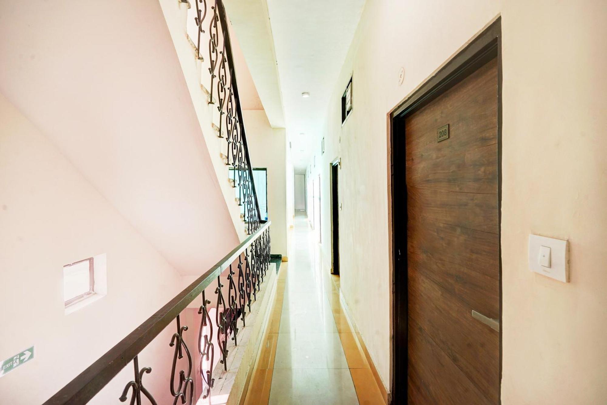 Super O Meera Marg Near Bani Park Formerly Cozy Vibes Hotel 3*